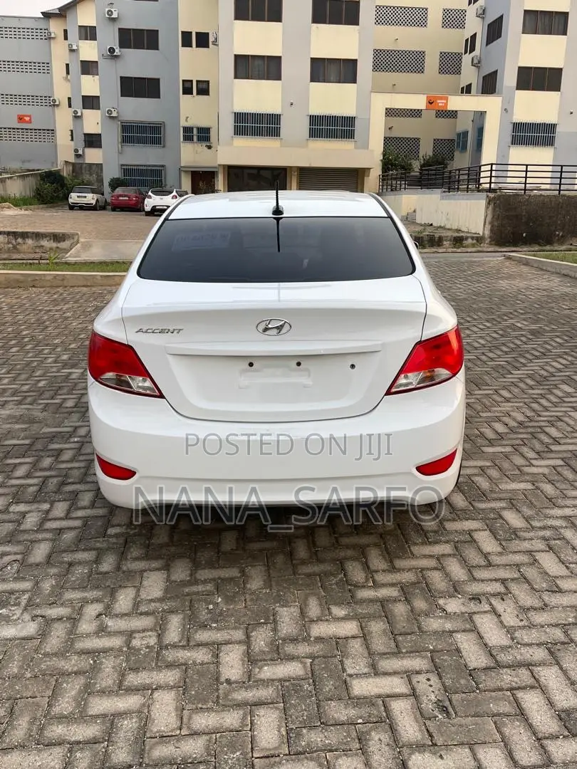 Hyundai Accent SE Sedan 2017 White