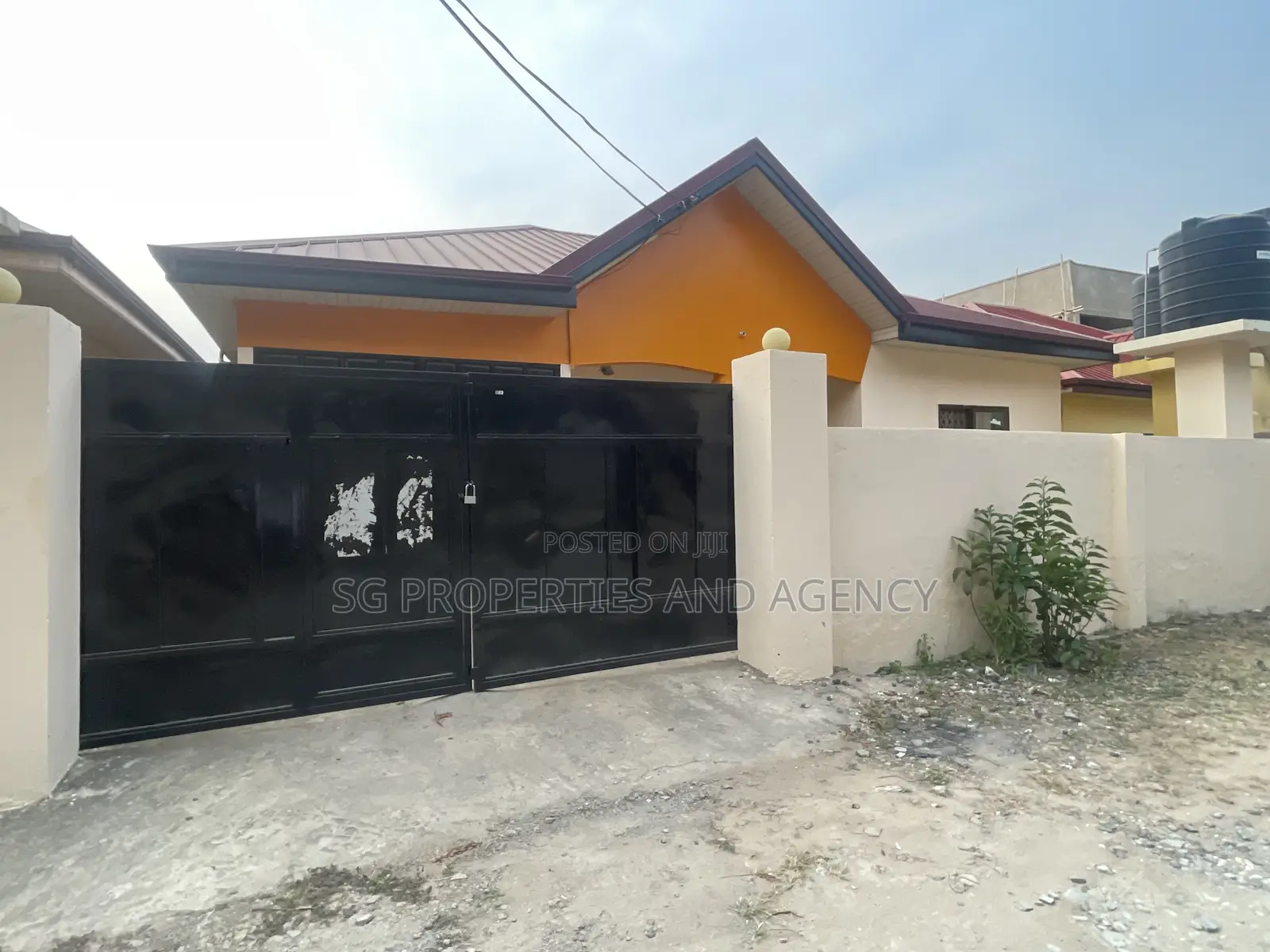 3bdrm House in Lashibi, Sakumono for rent