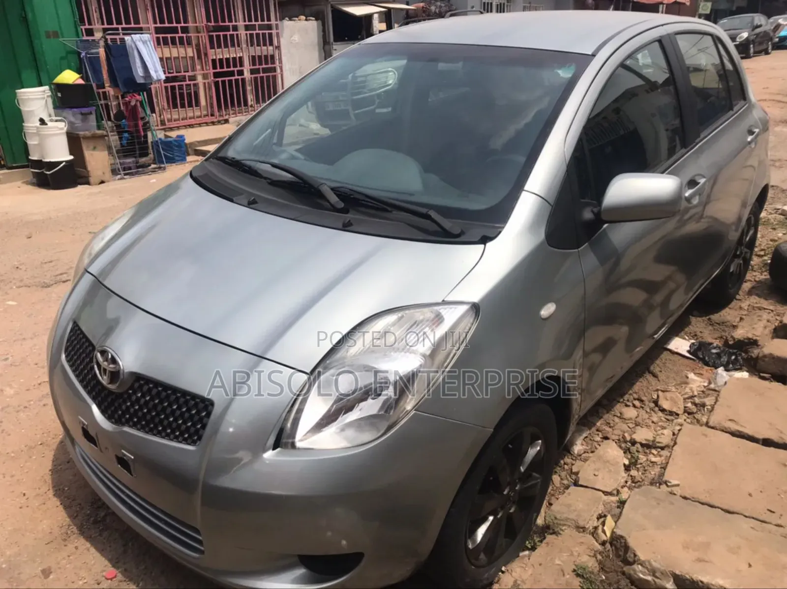Toyota Yaris Base Hatchback 5dr 2010 Green