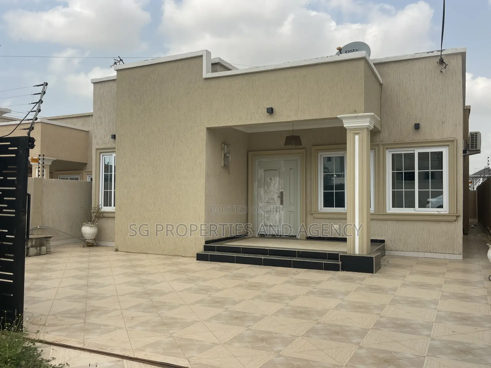 2bdrm House in Lashibi, Sakumono for rent