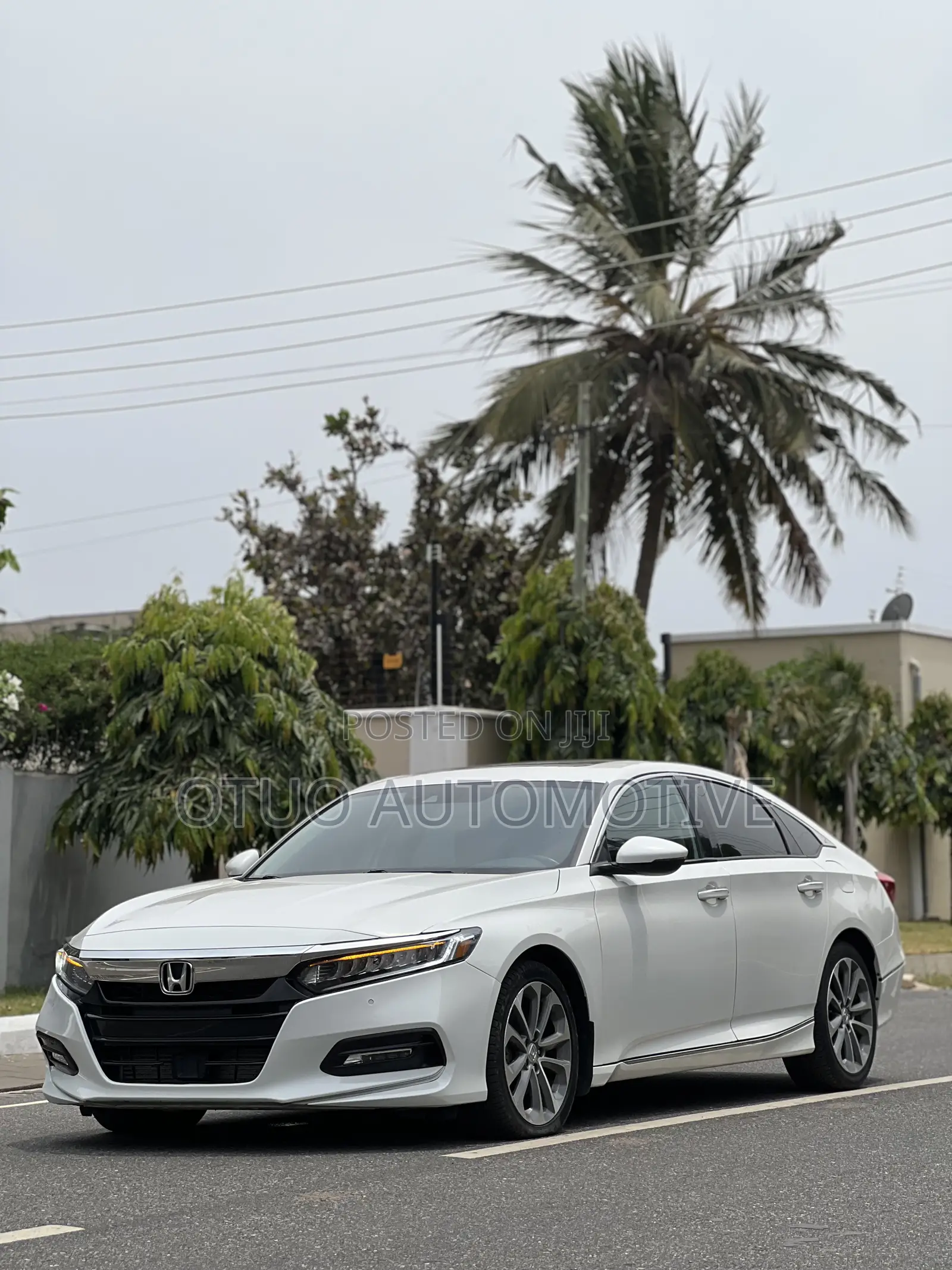 Honda Accord Touring 2.0T 2018 White