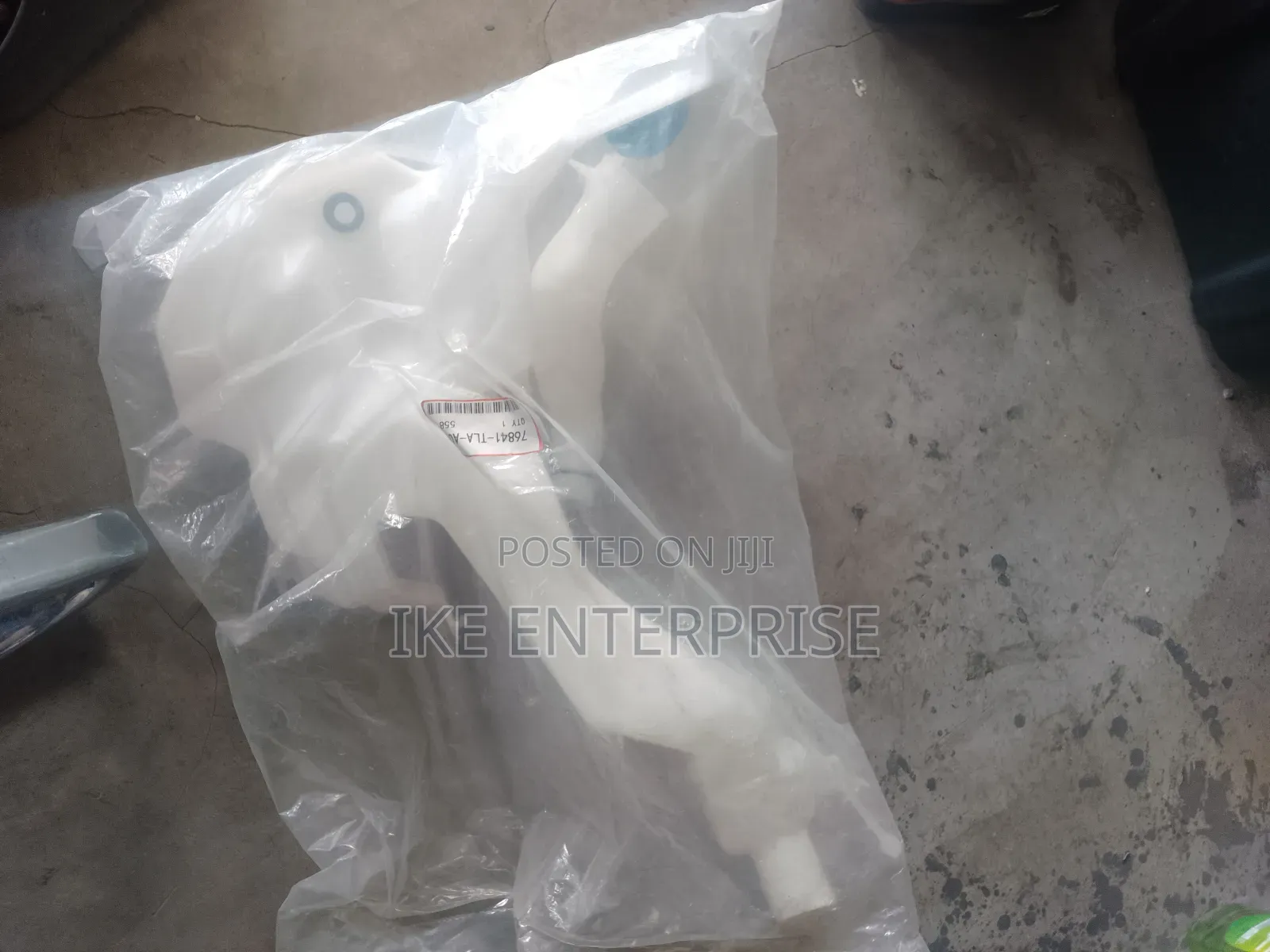Honda CRV Wiper Wash Bottle 2017,2018,2019,2020,2021,2022