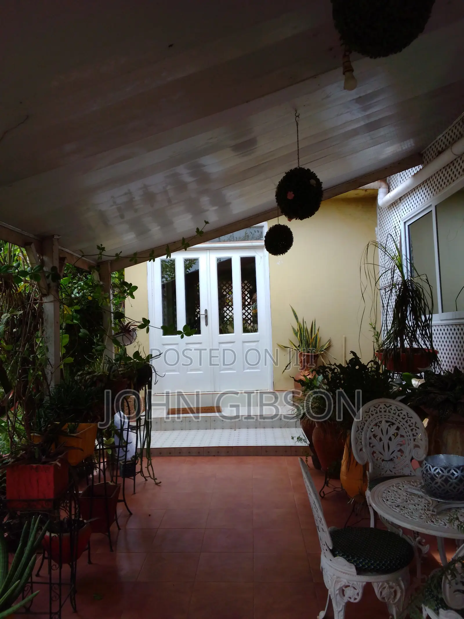 8bdrm House in 8 Bedroom House, SSNIT Flats for sale