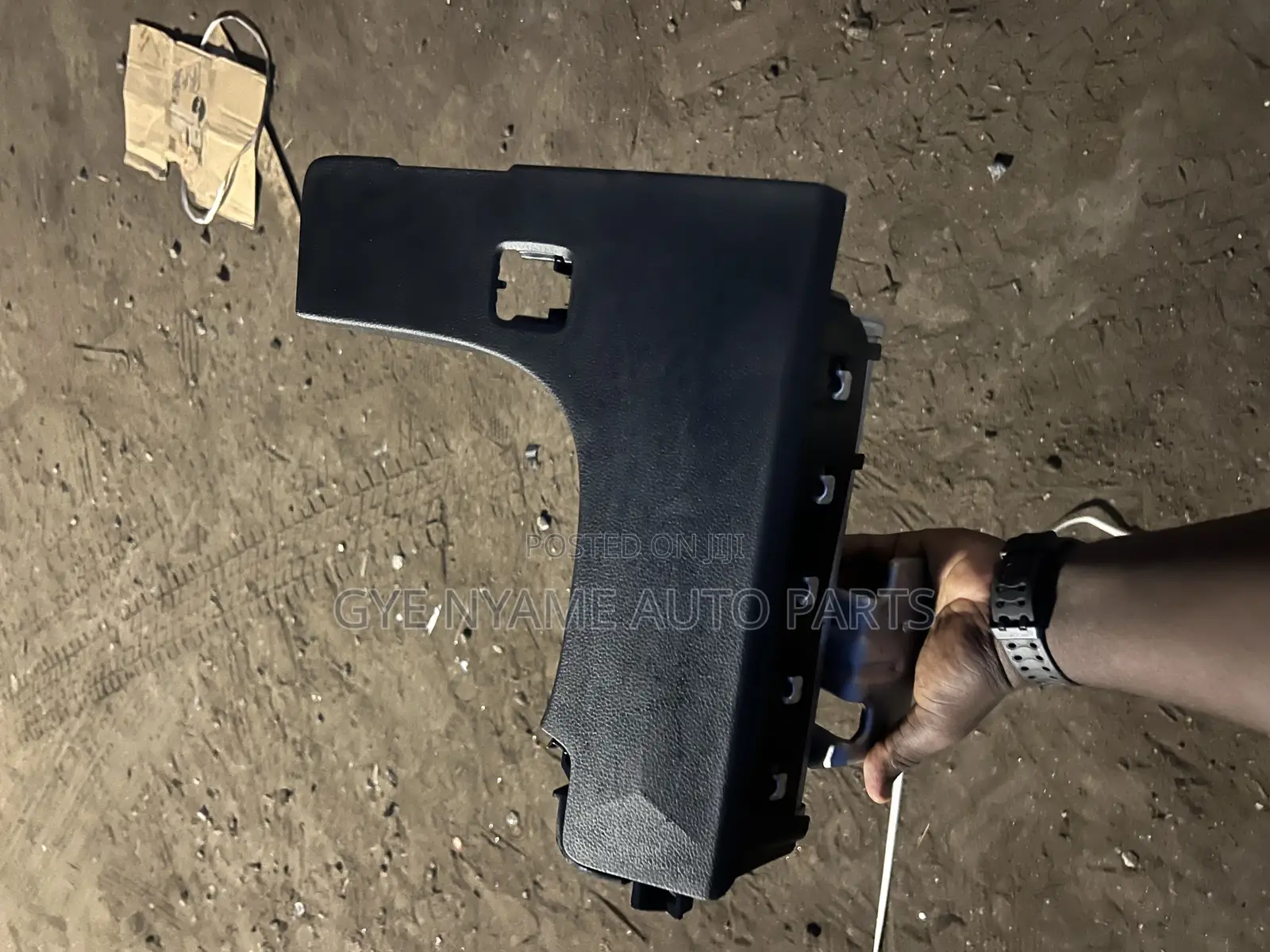 Honda CRV 2023:2026 Knee Airbag