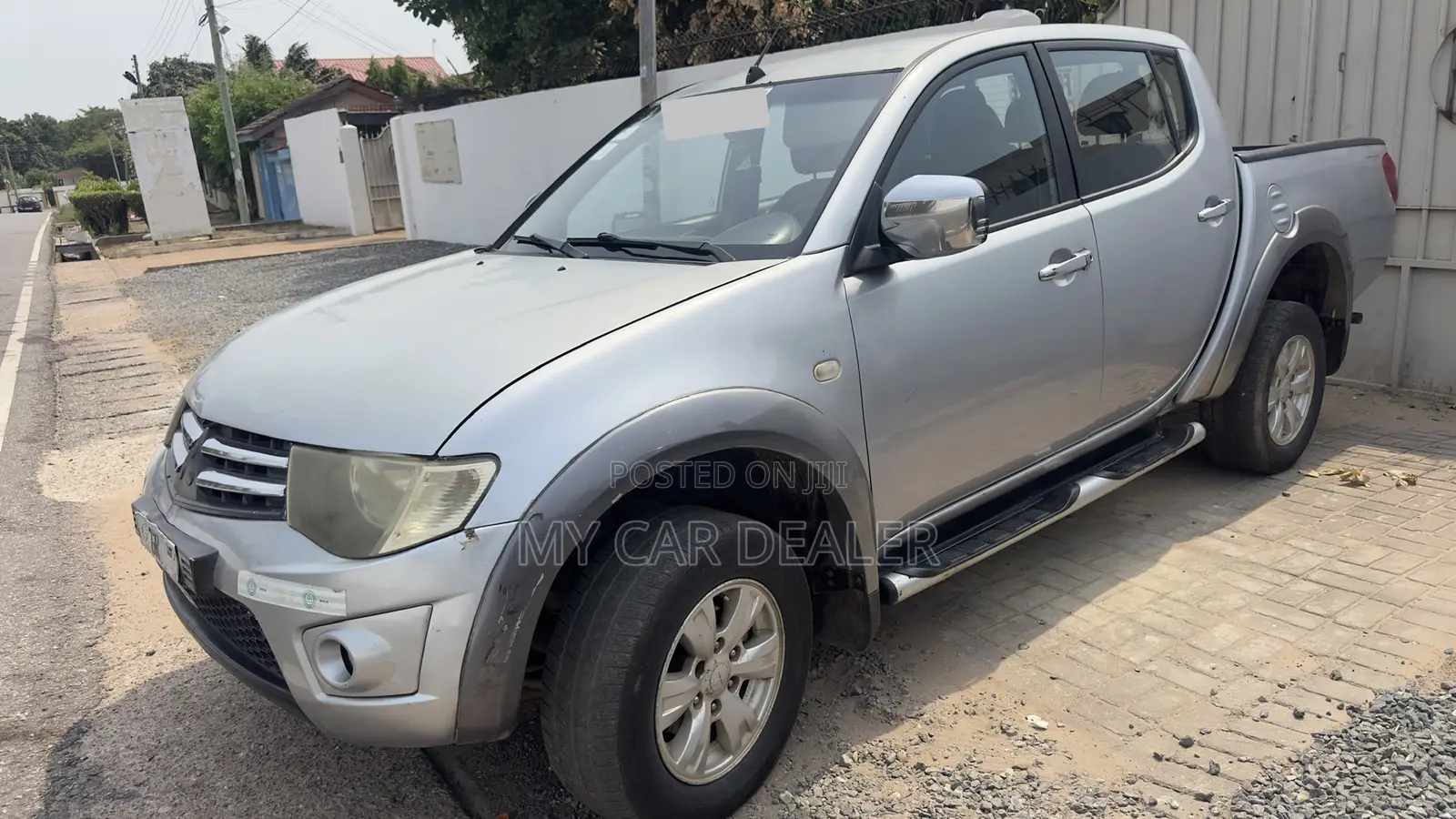 Mitsubishi L200 Double Cab 2.5 180hp 4WD 2012 Silver
