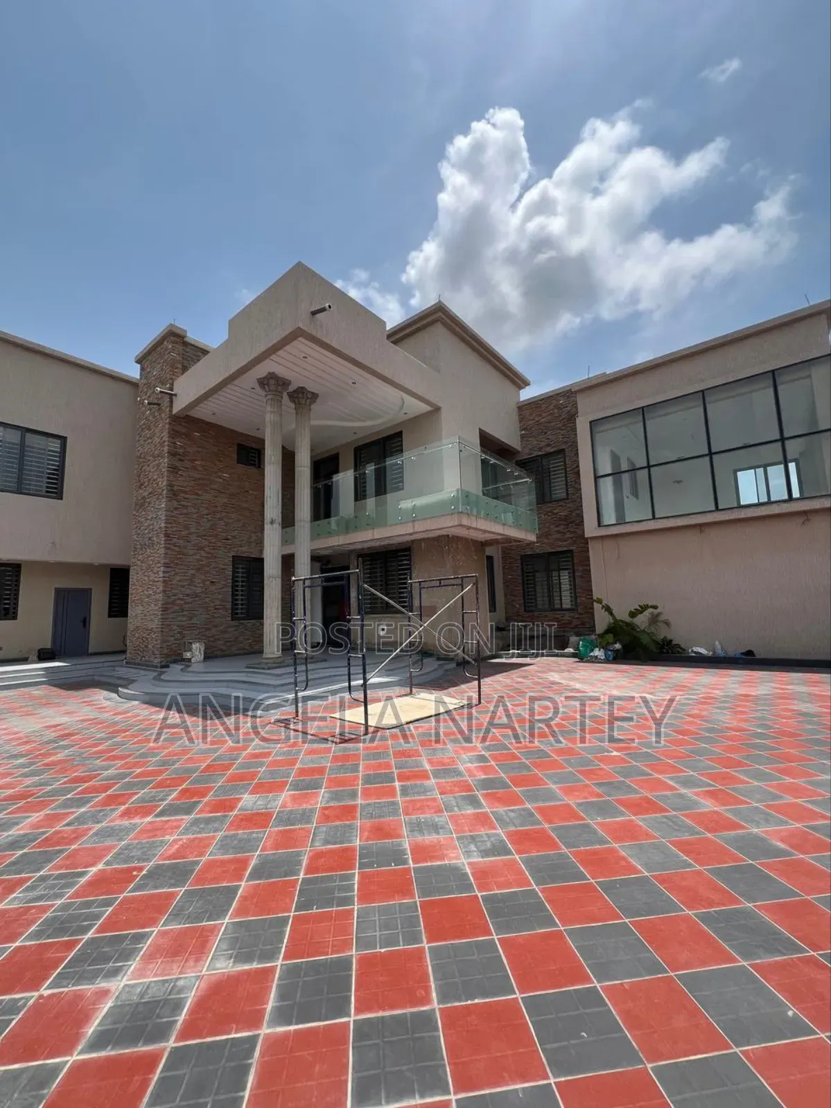 5bdrm House in West Transacco, Accra Metropolitan for sale