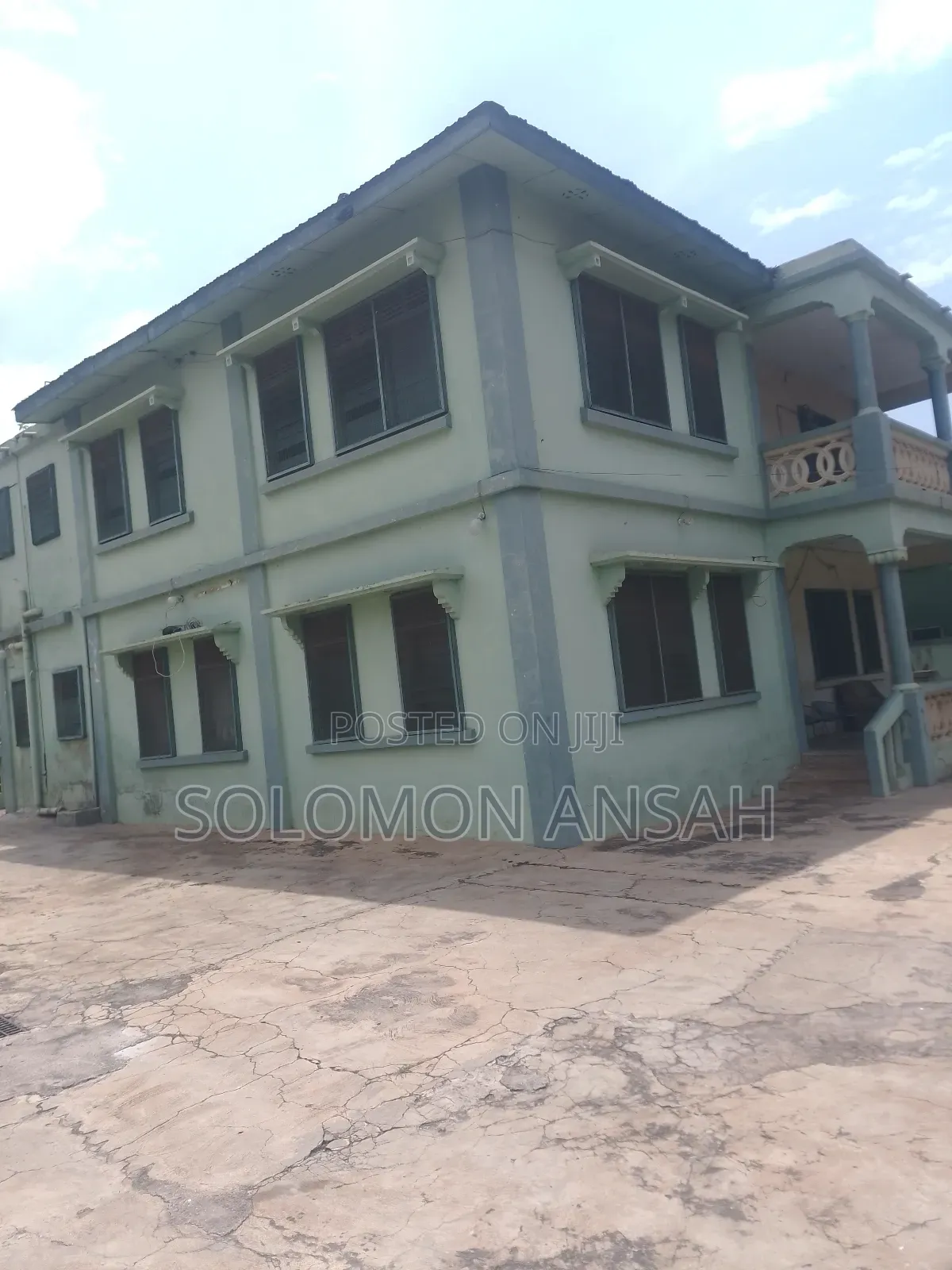 14bdrm House in Free Will Agency, Kumasi Metropolitan for sale