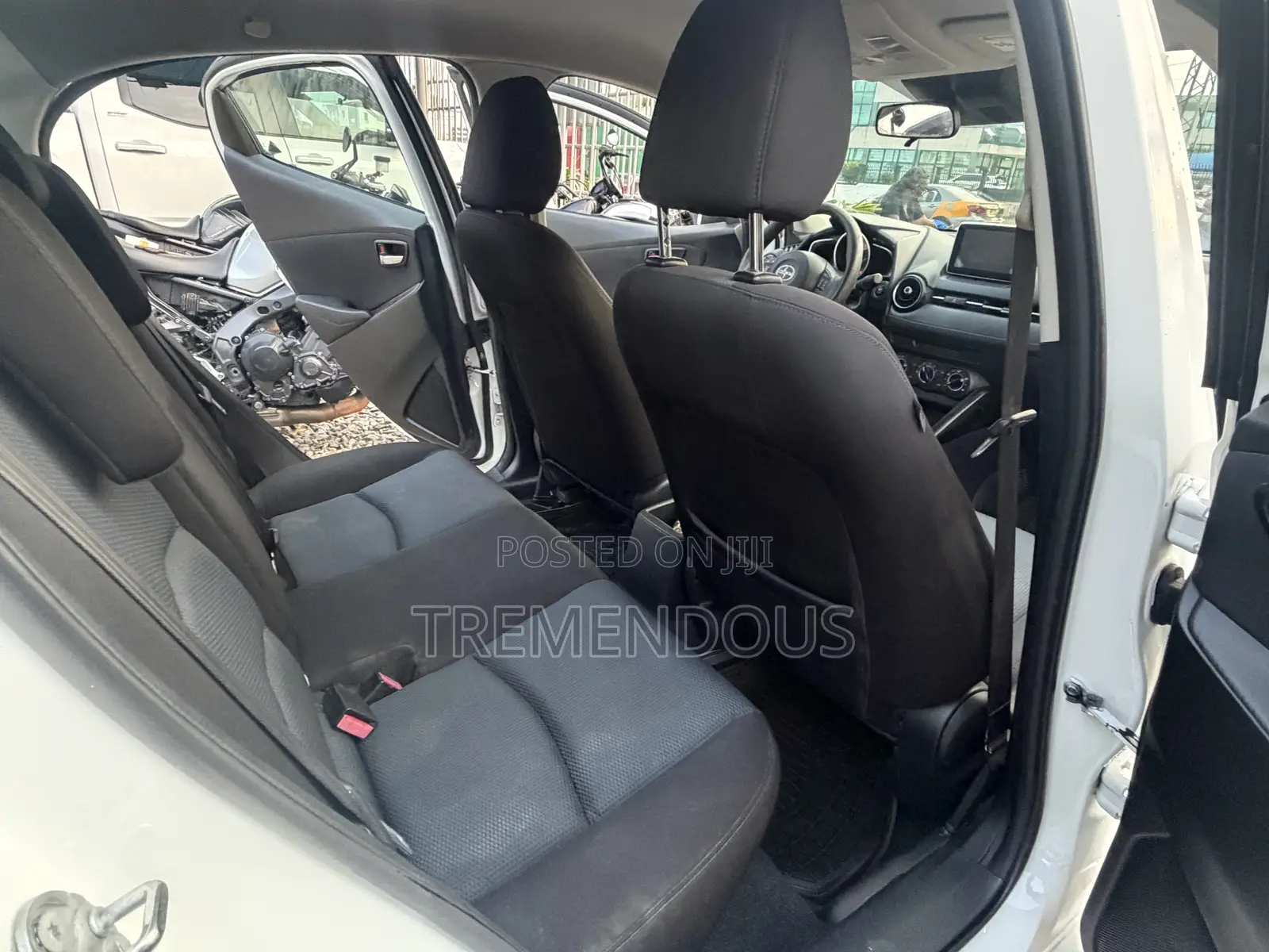 Toyota Yaris iA 1.5 FWD 2016 White