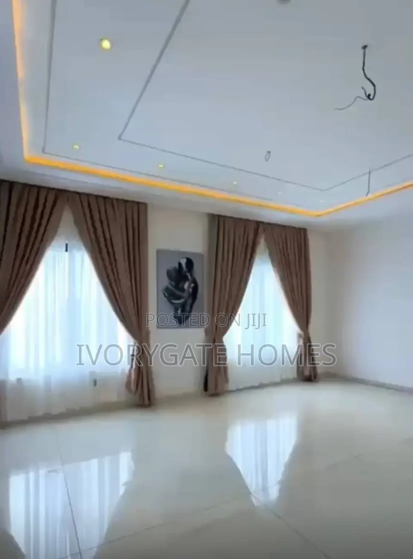 Furnished 5bdrm Duplex in East Legon for sale