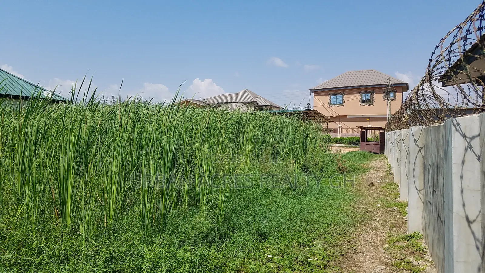 Gt.Accra, Amasaman (Medie) _ 1 Plot (70'x100') Land