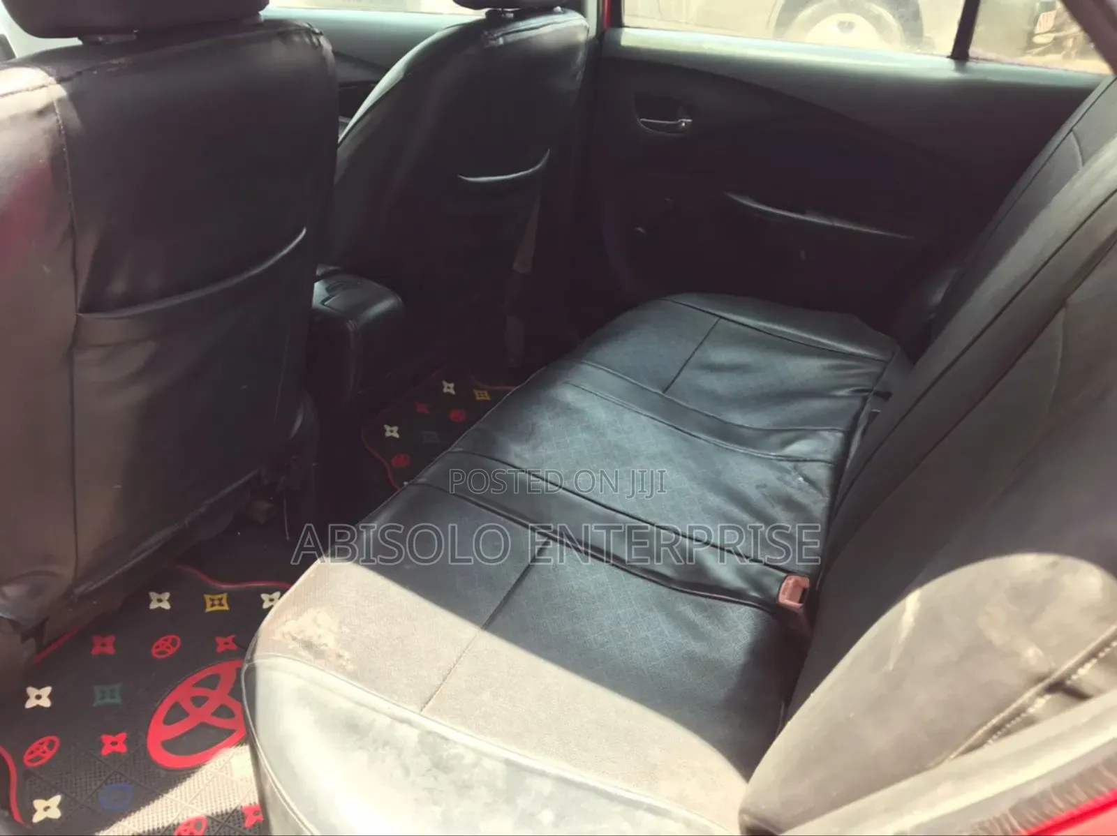 Toyota Yaris Base Sedan 4dr 2010 Red