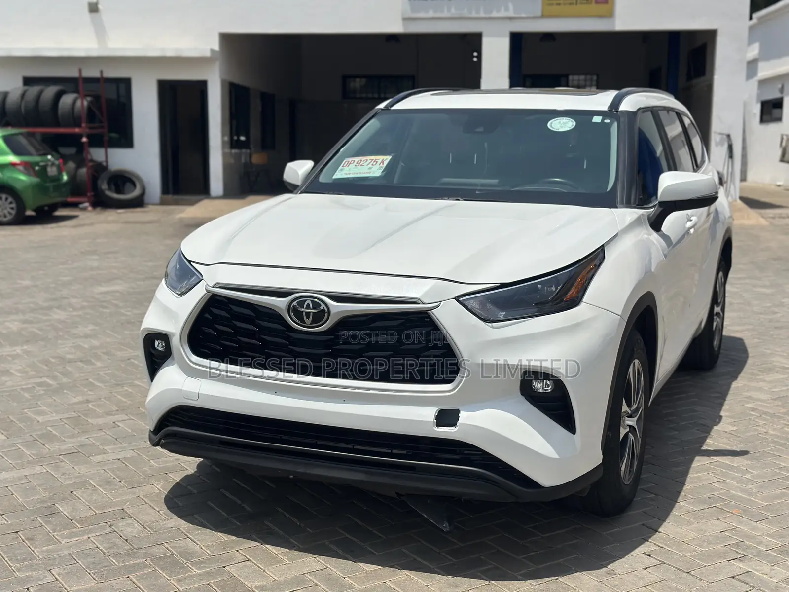 Toyota Highlander XLE AWD 2023 White