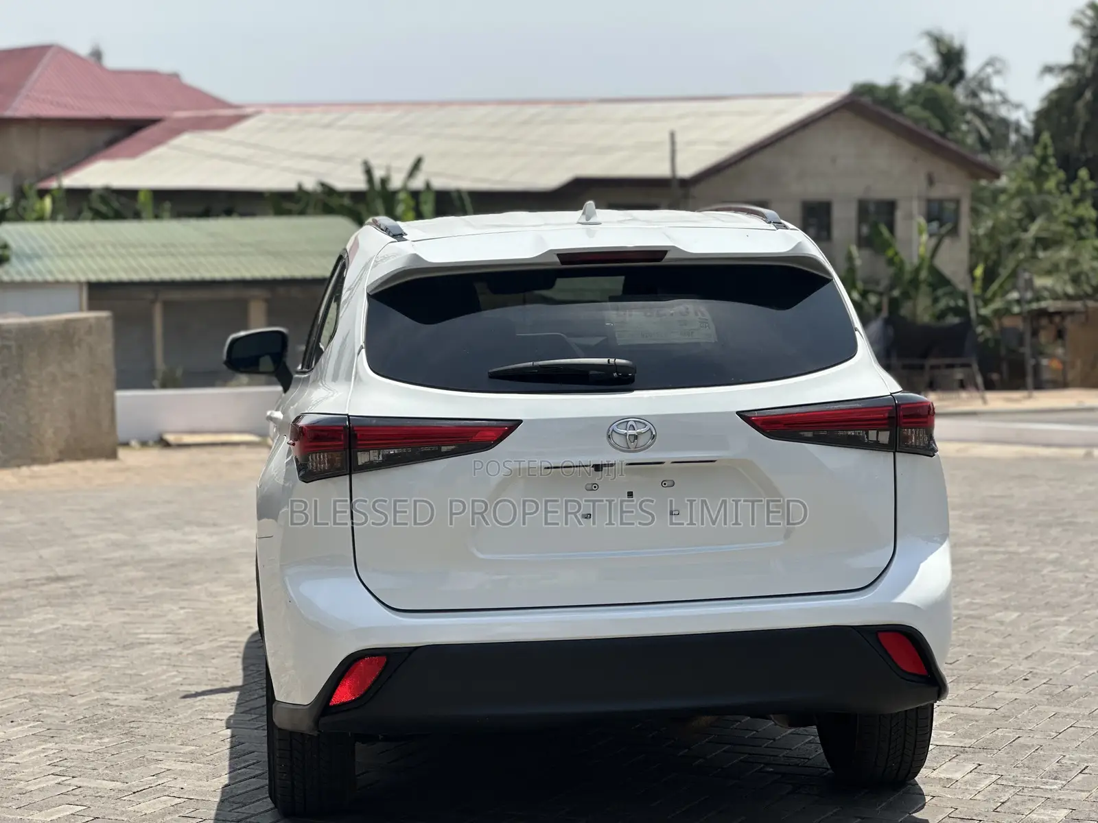 Toyota Highlander XLE AWD 2023 White