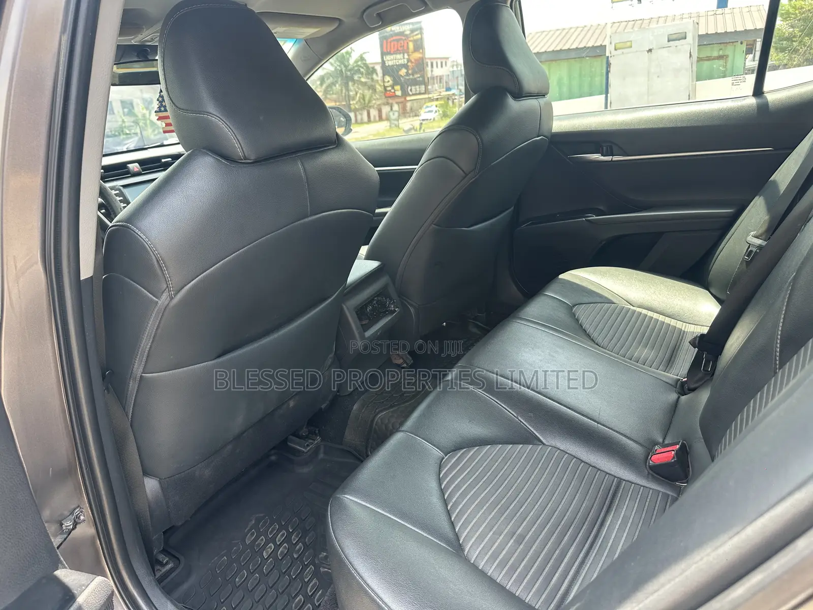 Toyota Camry SE (2.5L 4cyl 8A) 2019 Gray