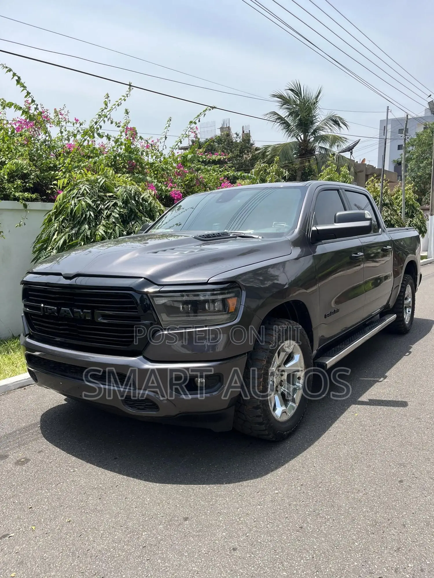 RAM 1500 Lone Star Crew Cab 6.3 ft SB 2023 Gray