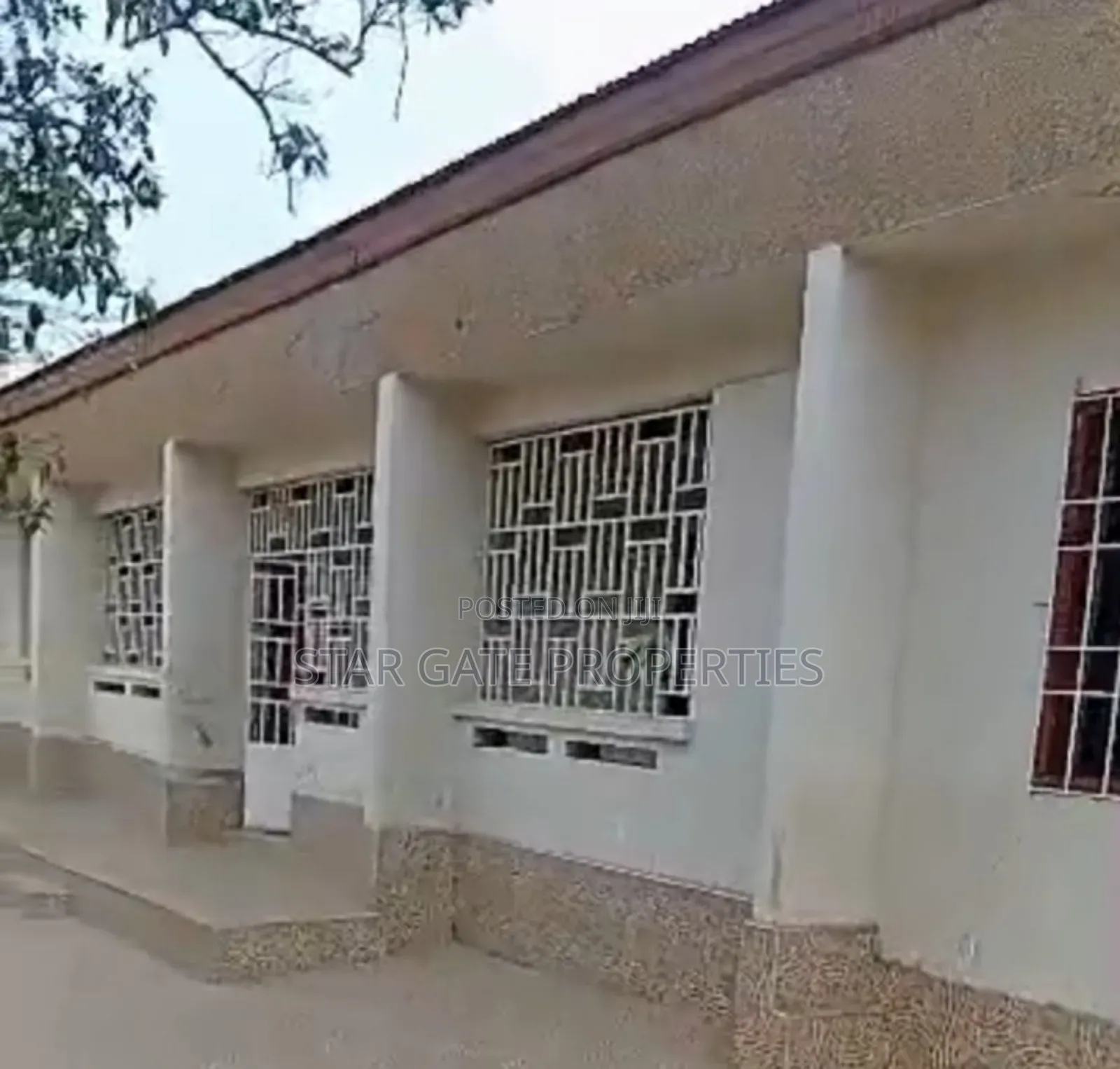 5bdrm House in Tafo Government, Kumasi Metropolitan for sale