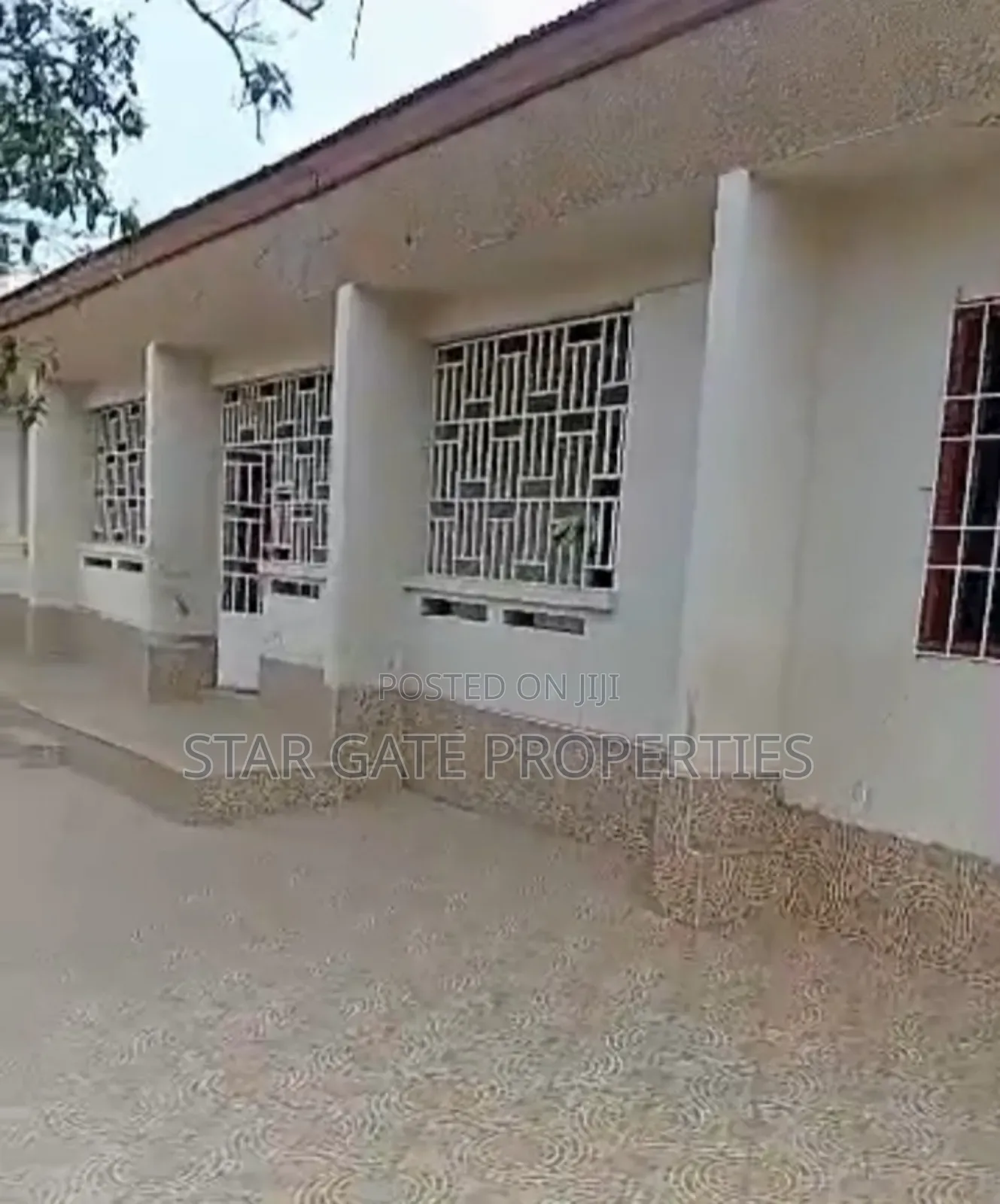 5bdrm House in Tafo Government, Kumasi Metropolitan for sale