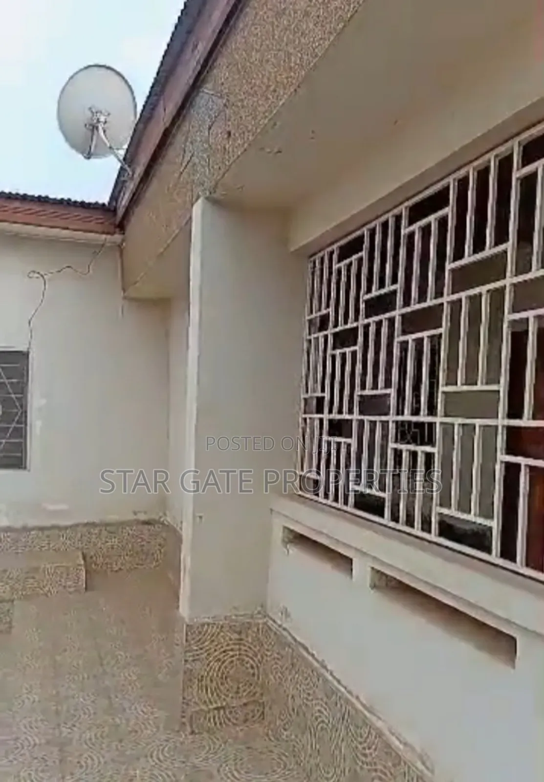 5bdrm House in Tafo Government, Kumasi Metropolitan for sale
