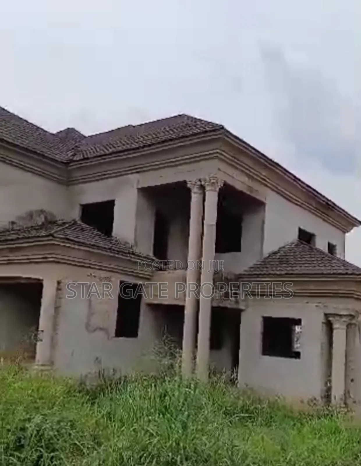 7bdrm House in Kwadaso Hilltop, Kumasi Metropolitan for sale