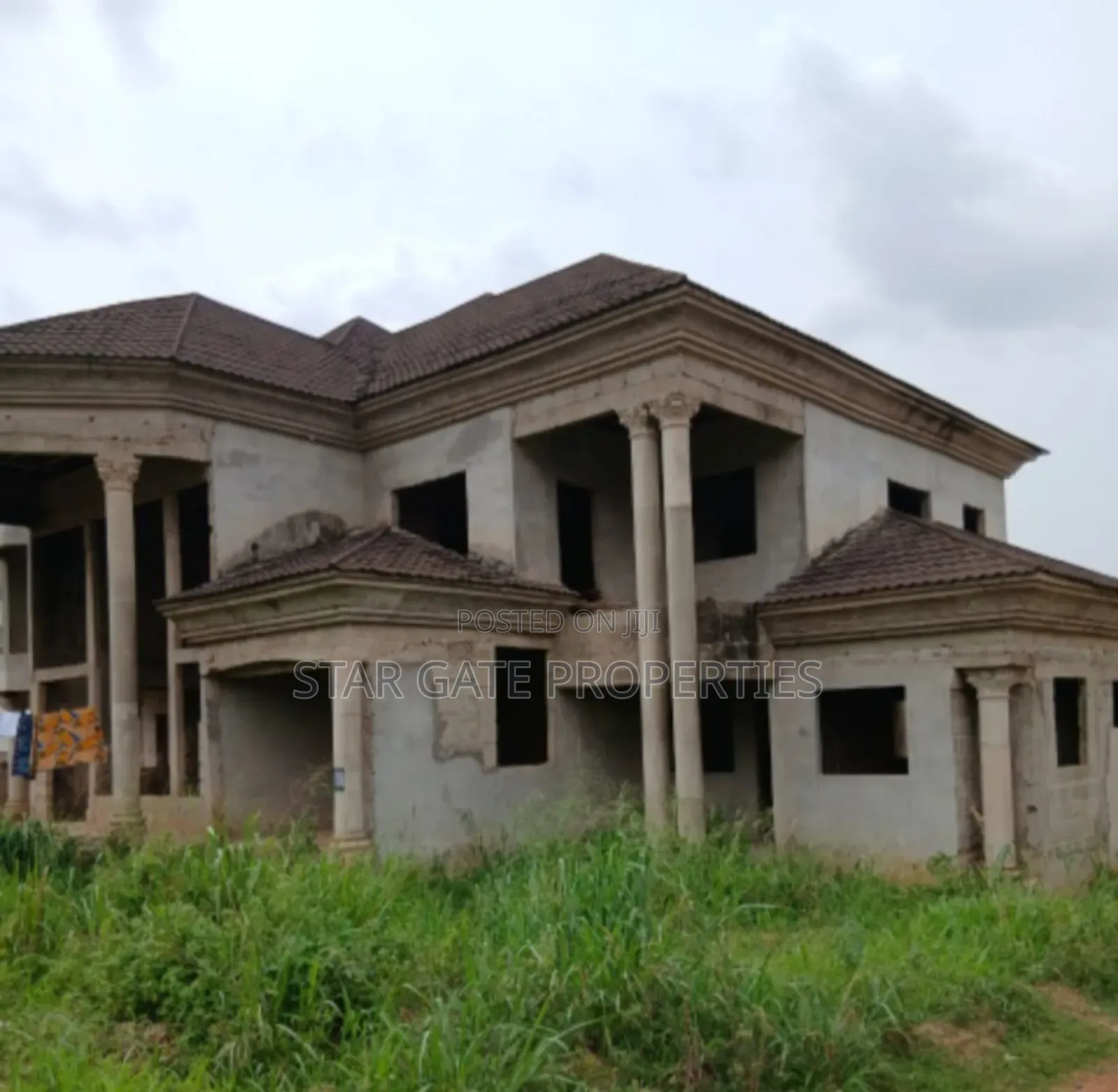 7bdrm House in Kwadaso Hilltop, Kumasi Metropolitan for sale