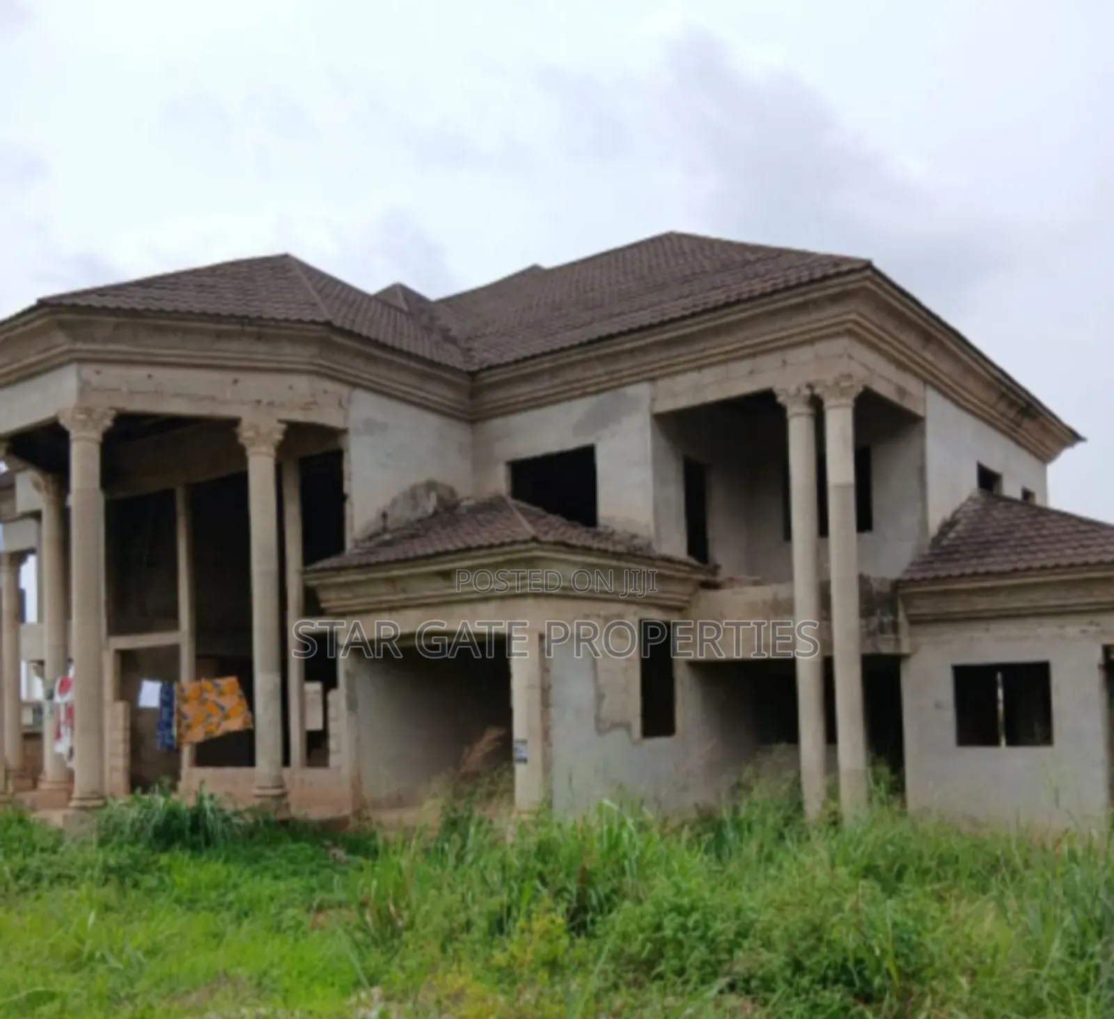 7bdrm House in Kwadaso Hilltop, Kumasi Metropolitan for sale