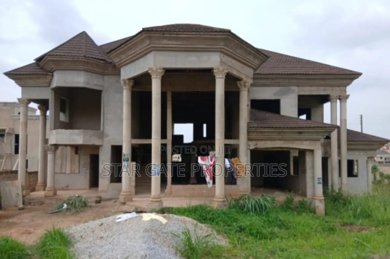 7bdrm House in Kwadaso Hilltop, Kumasi Metropolitan for sale