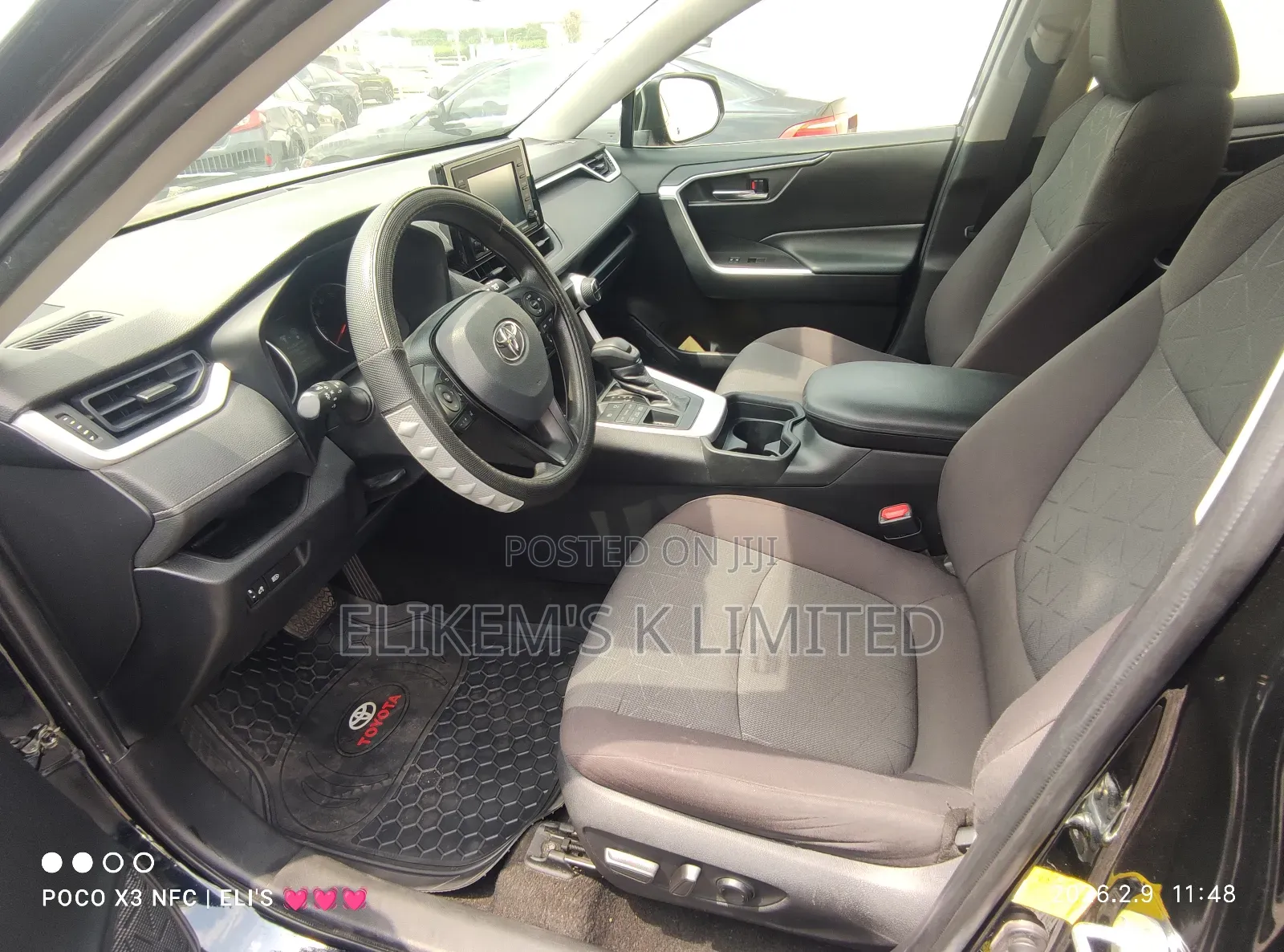 Toyota RAV4 XLE 2022 Black