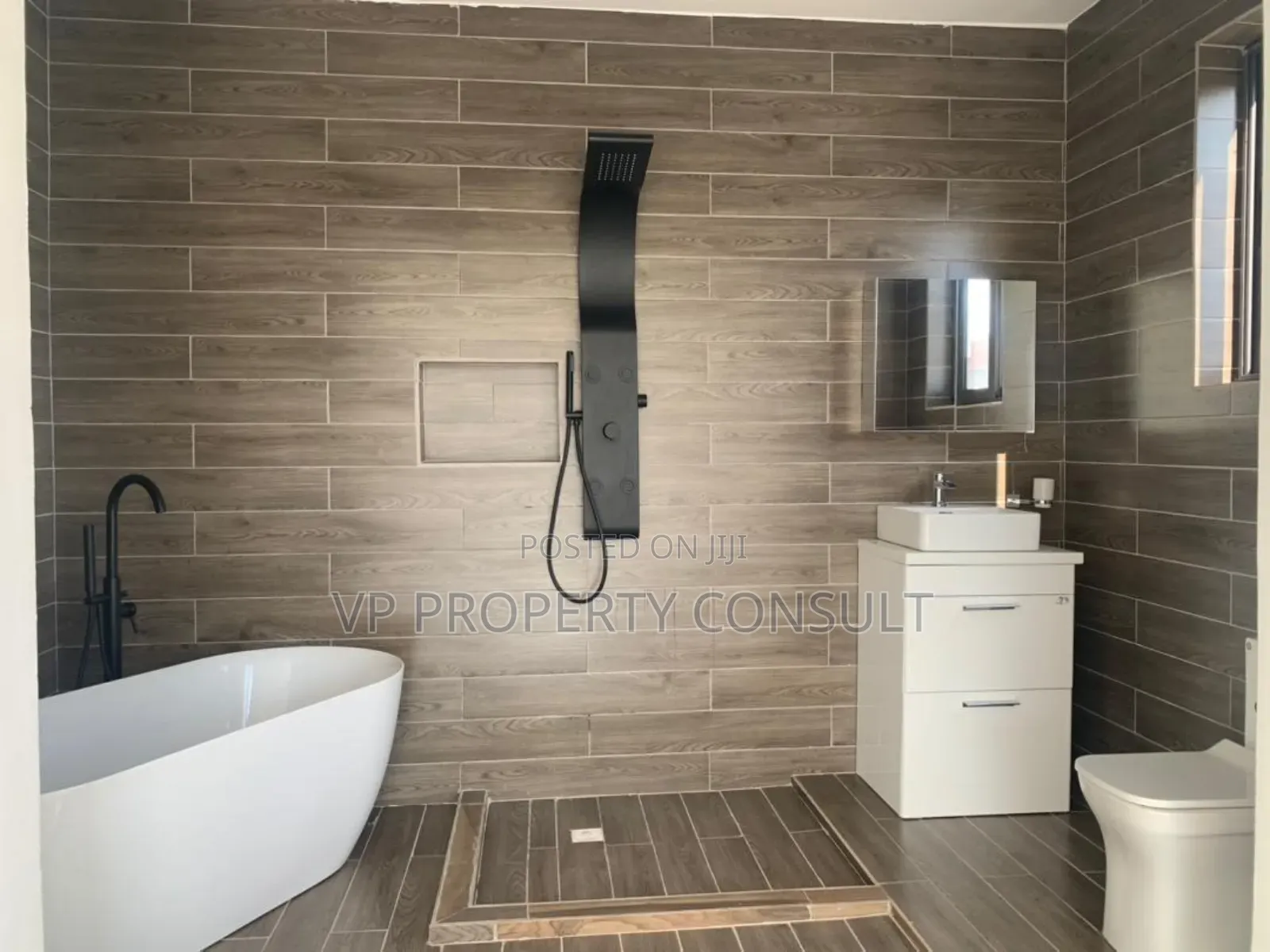 3bdrm House in East Legon for sale