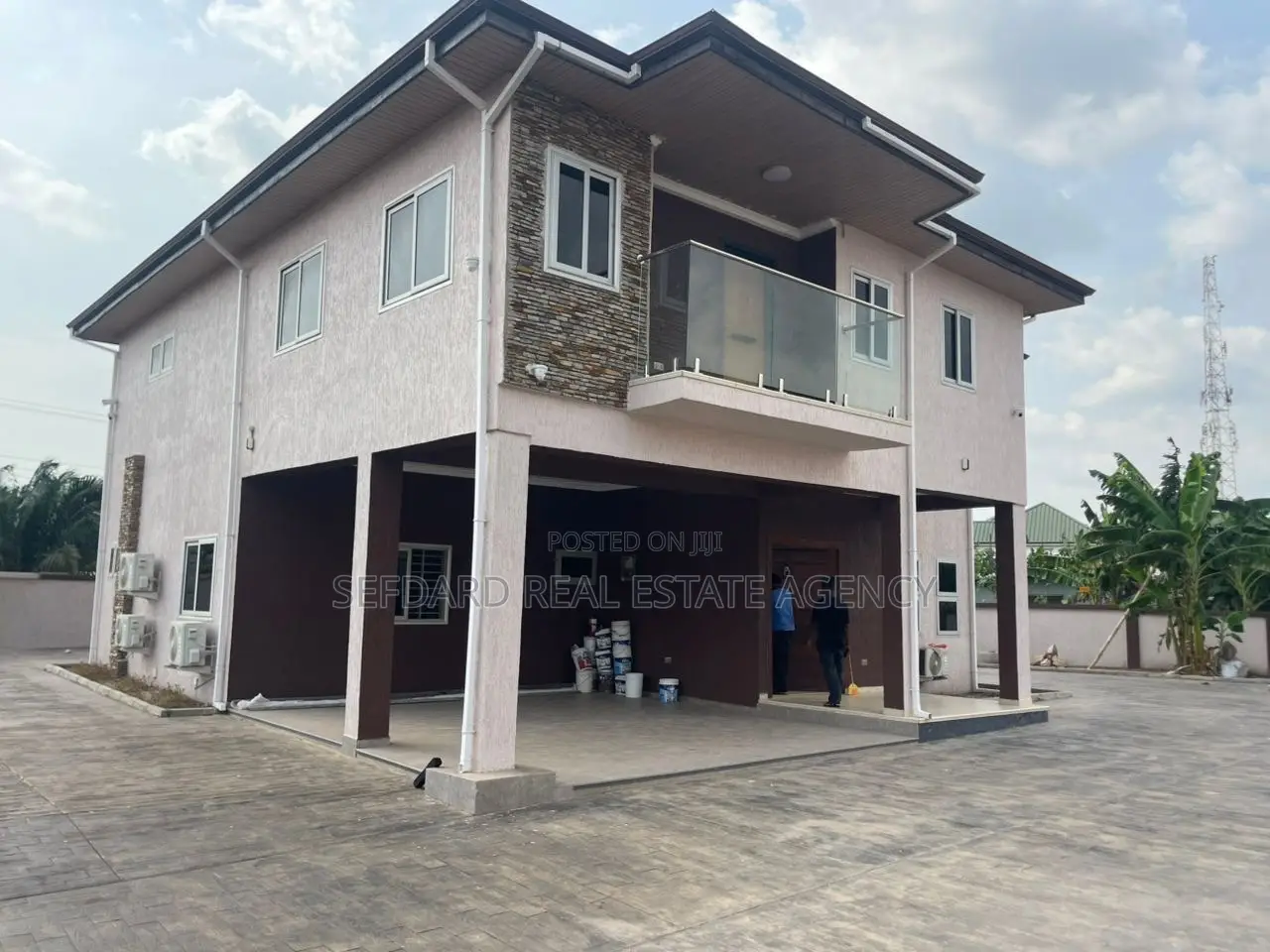 5bdrm Duplex in Oyarifa for rent