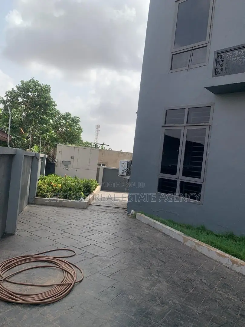 2bdrm Apartment in Ashaley Botwe for rent