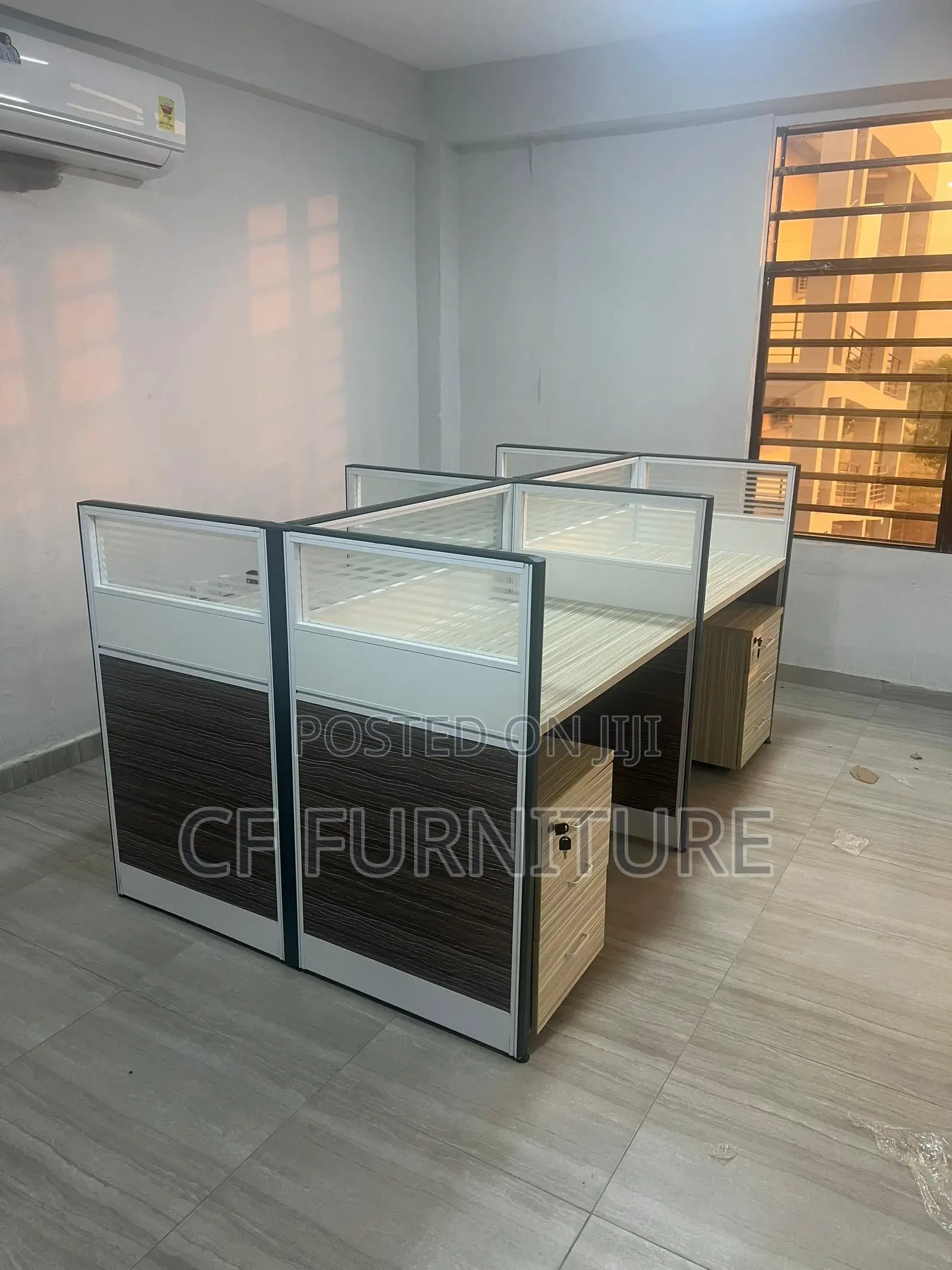 4-Seater Office Workstation