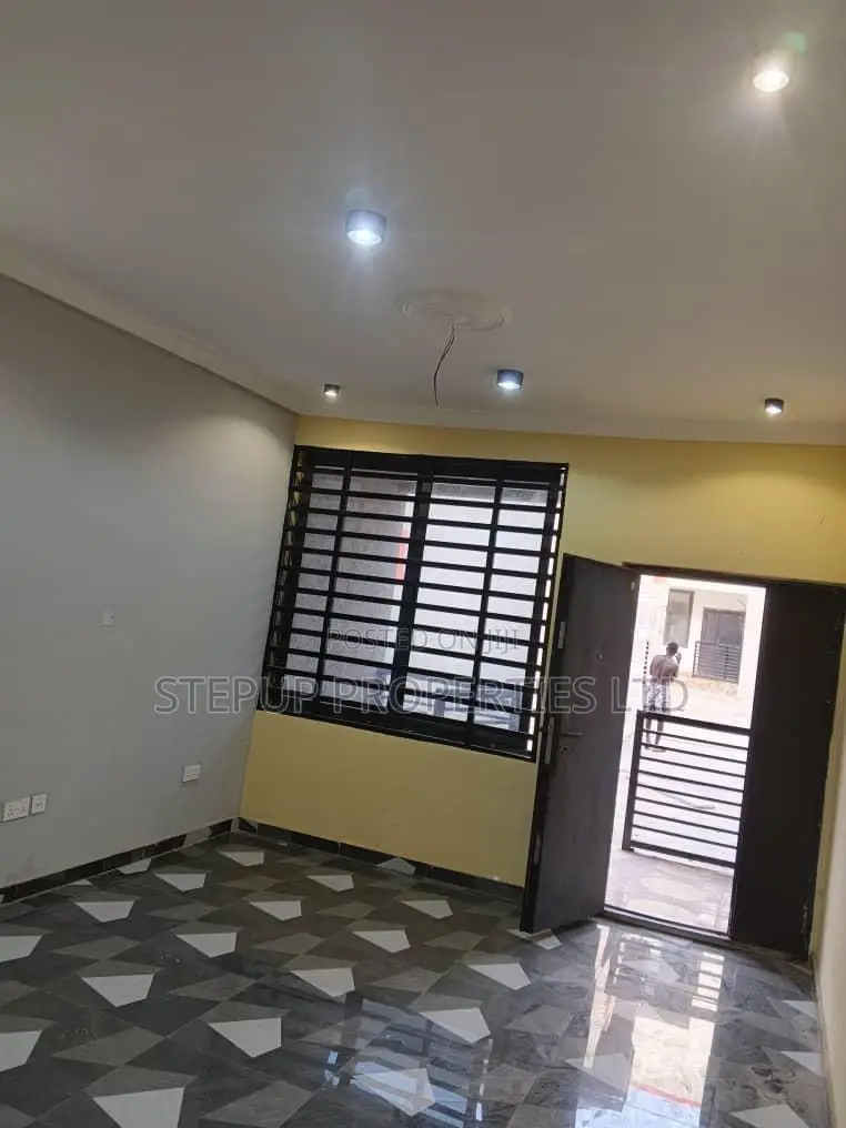 1bdrm Apartment in Adenta, Frafraha for rent