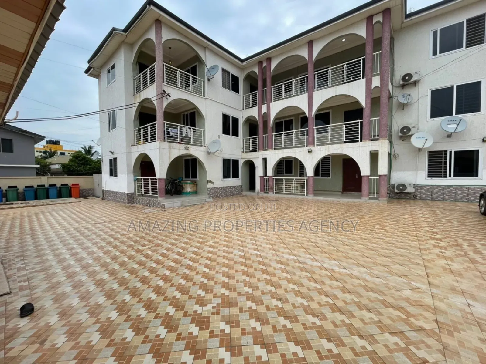 2bdrm Apartment in Adjiringanor, Ability for rent