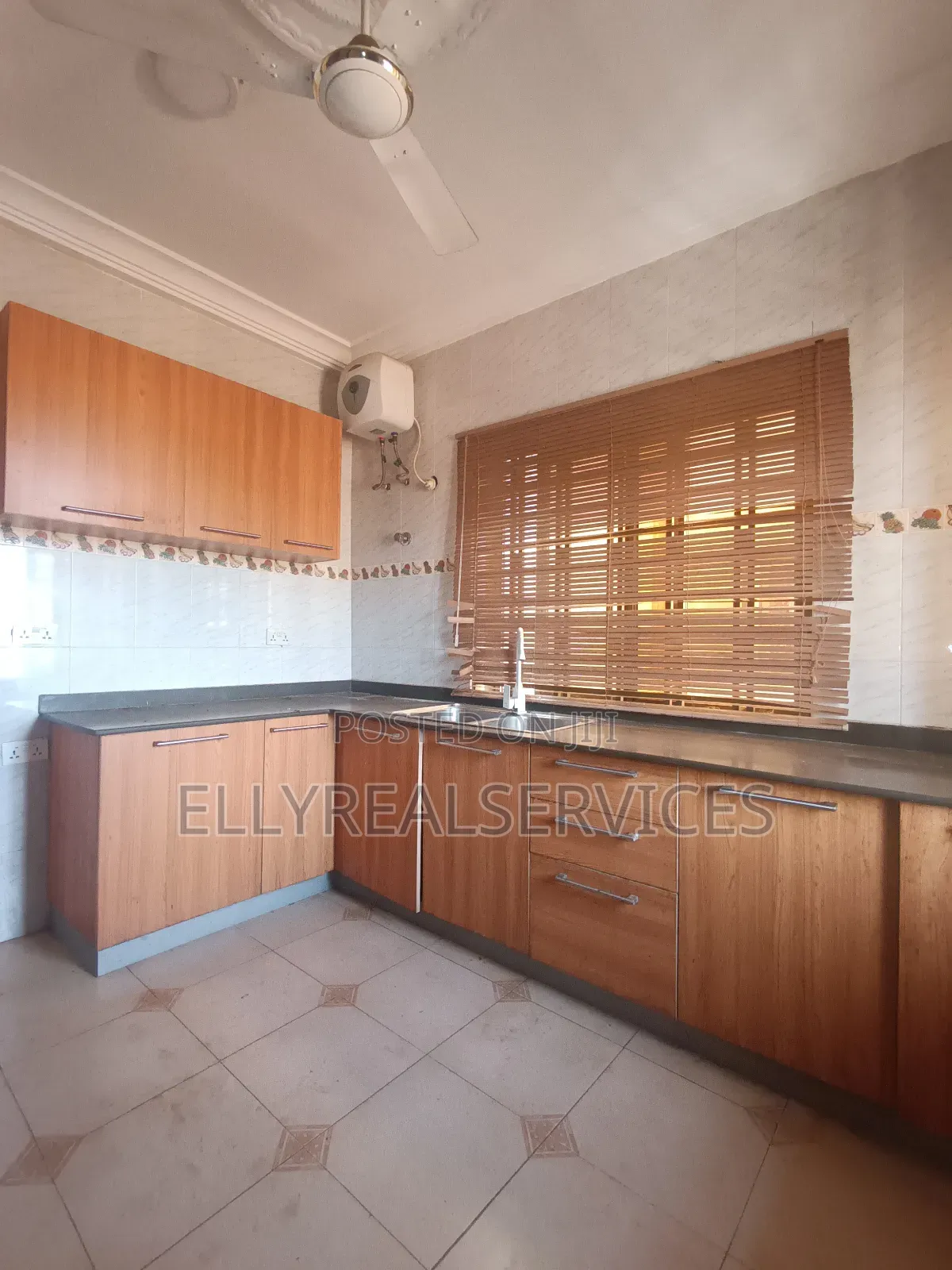 2bdrm Apartment in Ellyrealservices, Frafraha for rent
