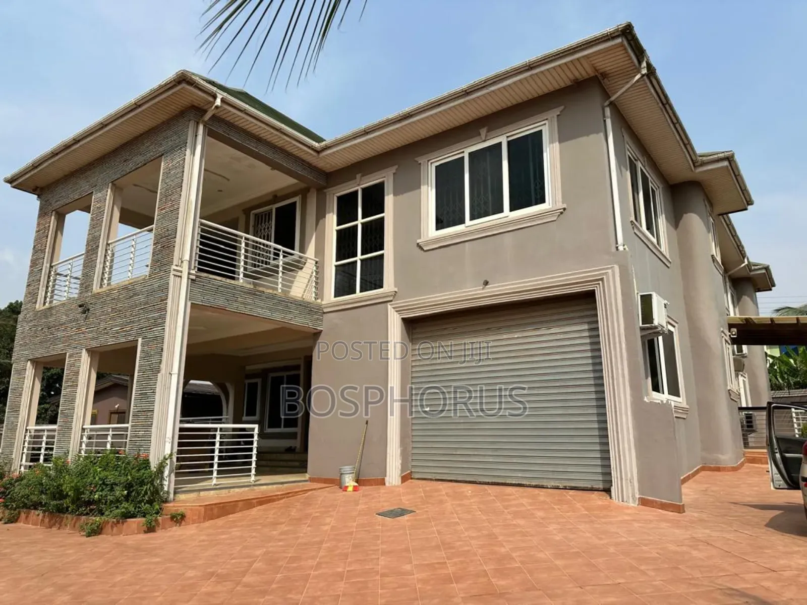 8bdrm House in Kwabenya for rent