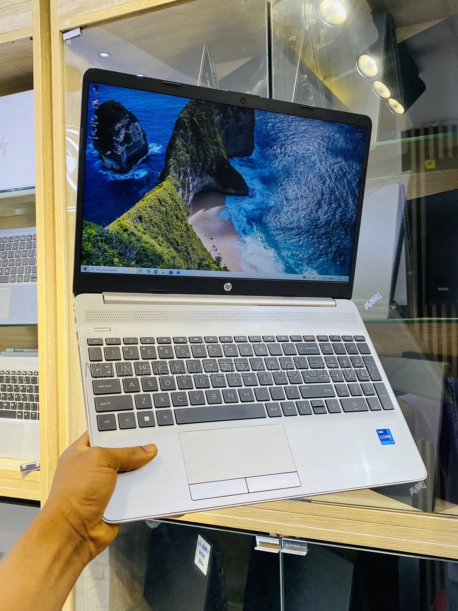 Laptop HP 250 G10 32GB Intel Core i7 SSD 512GB