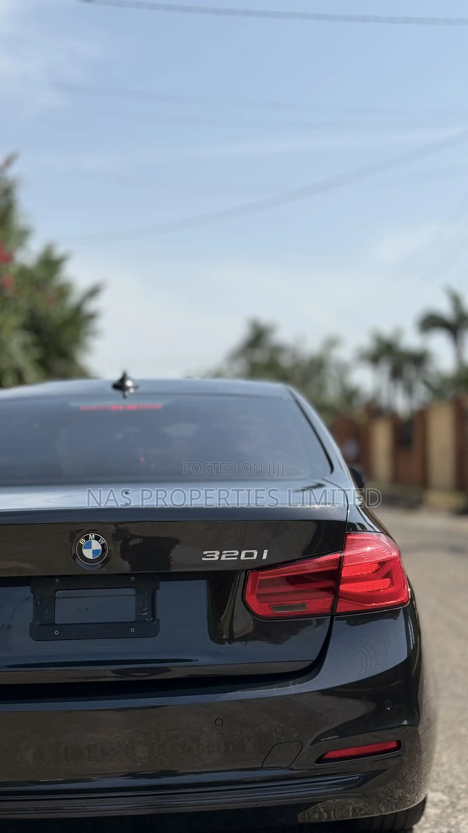 BMW 320i Sedan RWD 2014 Black