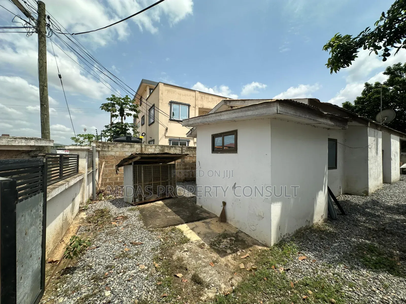 2bdrm House in Pokuase Mayera for sale