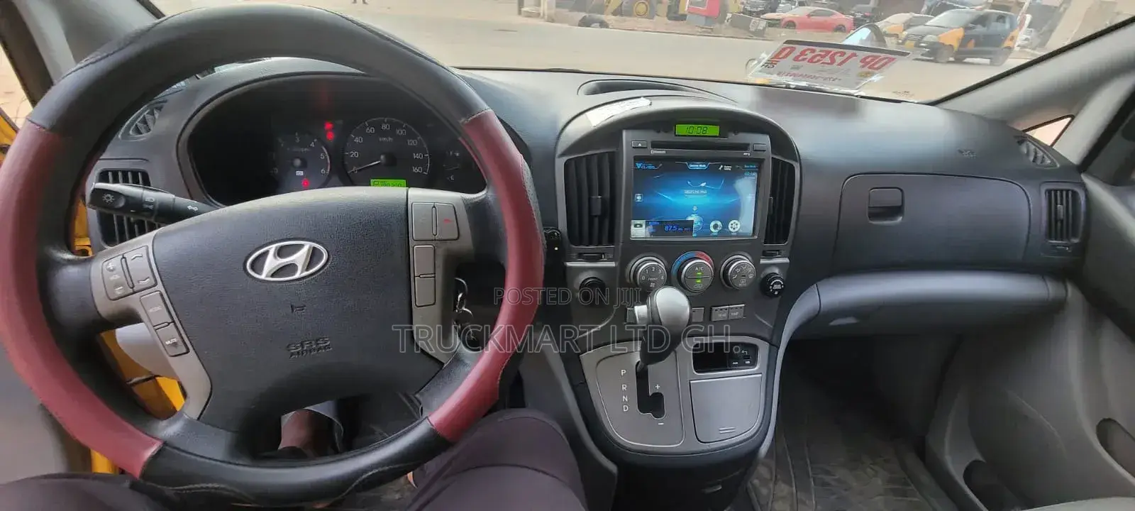 Hyundai Starex 2015 Yellow