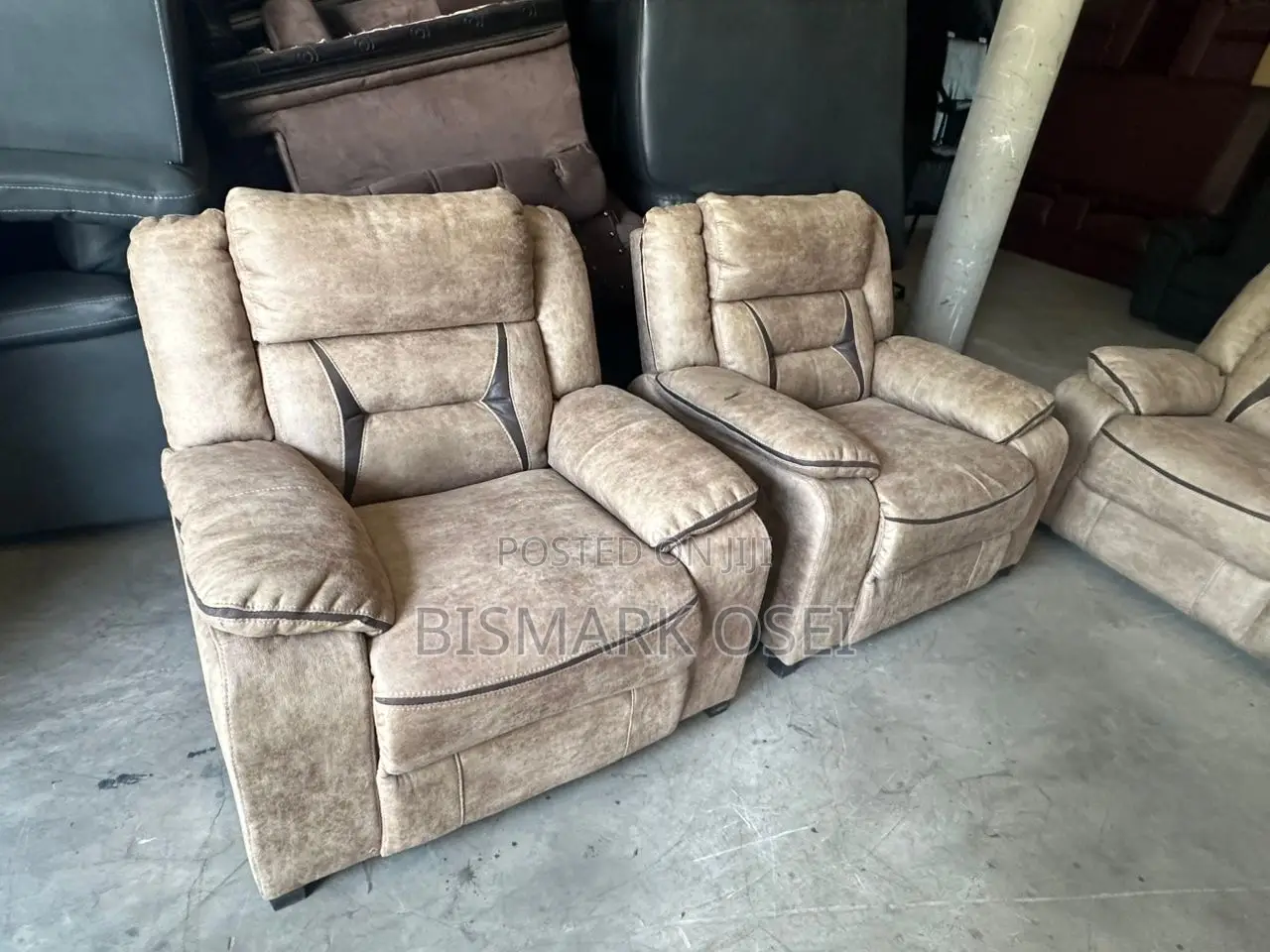Beautiful Complete Sofa Set