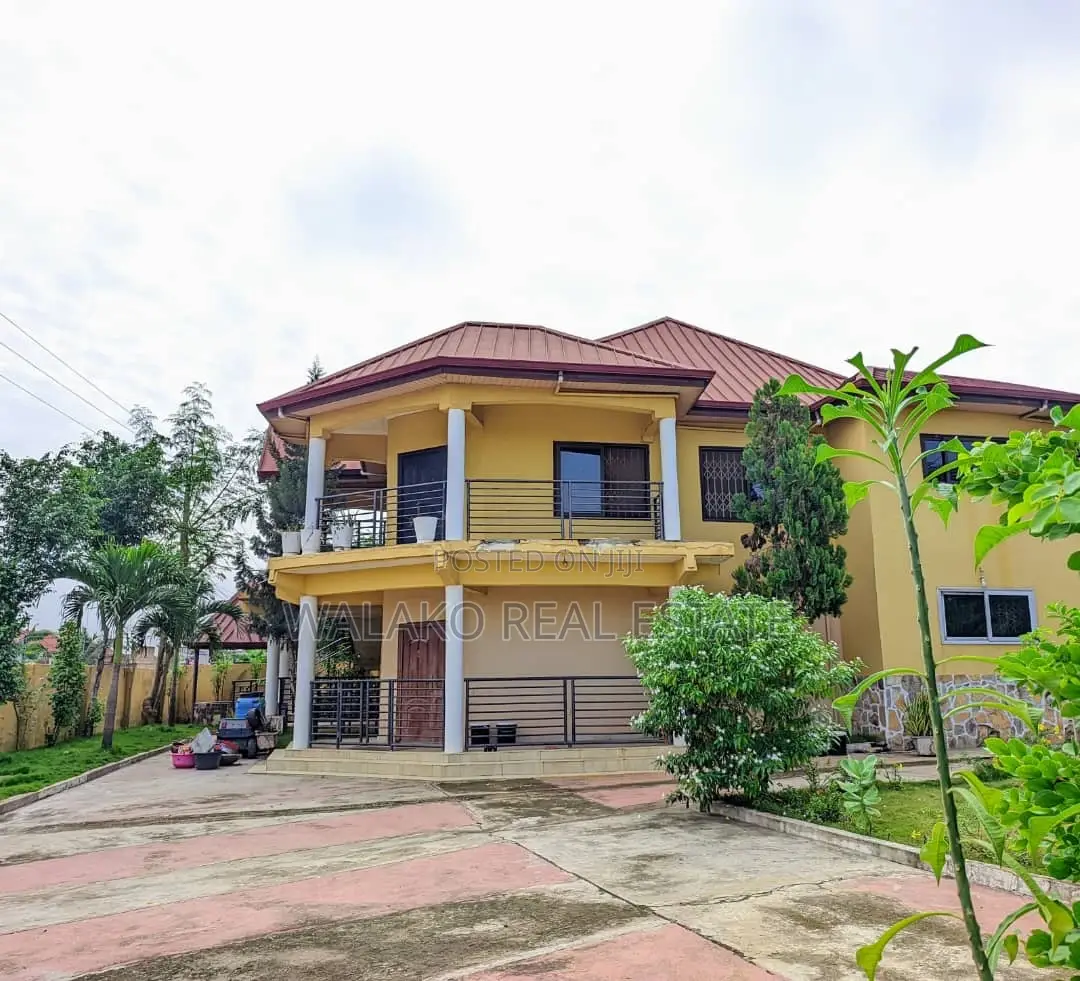 6bdrm House in Amasaman for sale