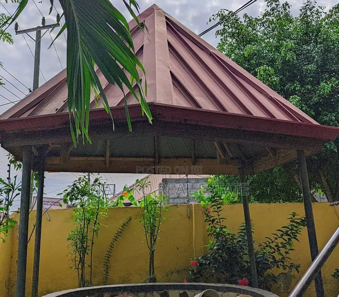 6bdrm House in Amasaman for sale