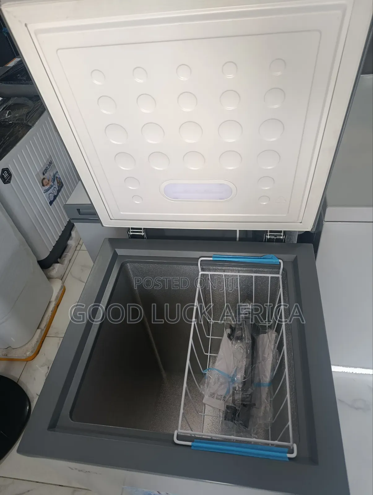 Roch Chest Freezer 100 L (Rcf-120-B)