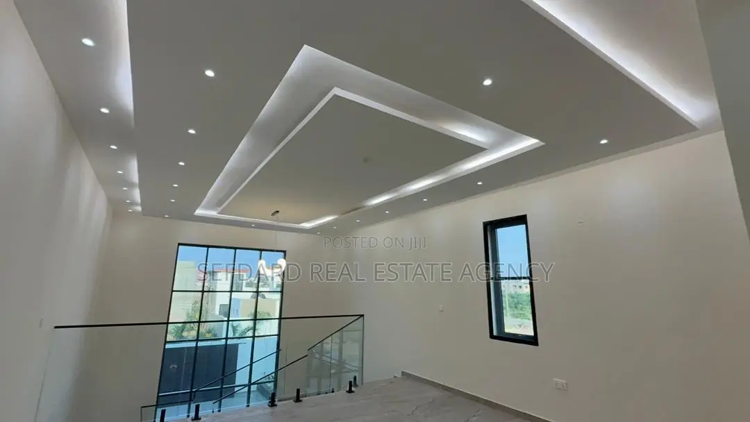 4bdrm Duplex in East Legon for sale