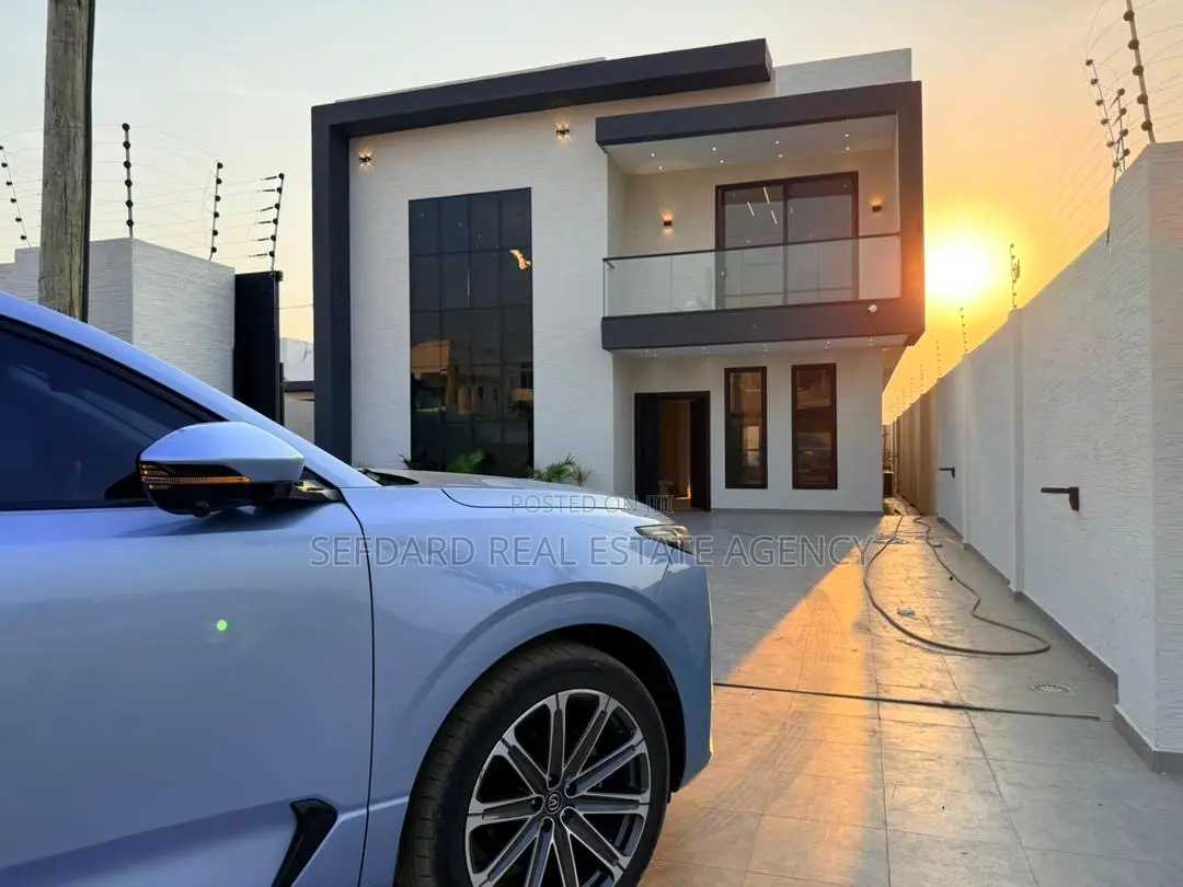4bdrm Duplex in East Legon for sale