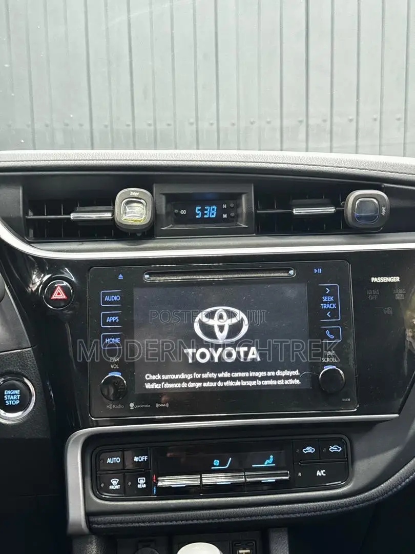 Toyota Corolla SE Special Edition 4dr Sedan (1.8L 4cyl CVT) 2017 Blue