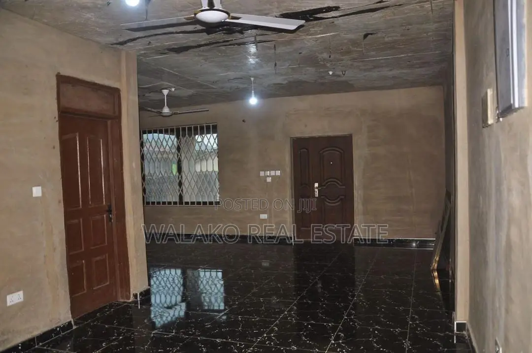 4bdrm House in Pokuase for sale