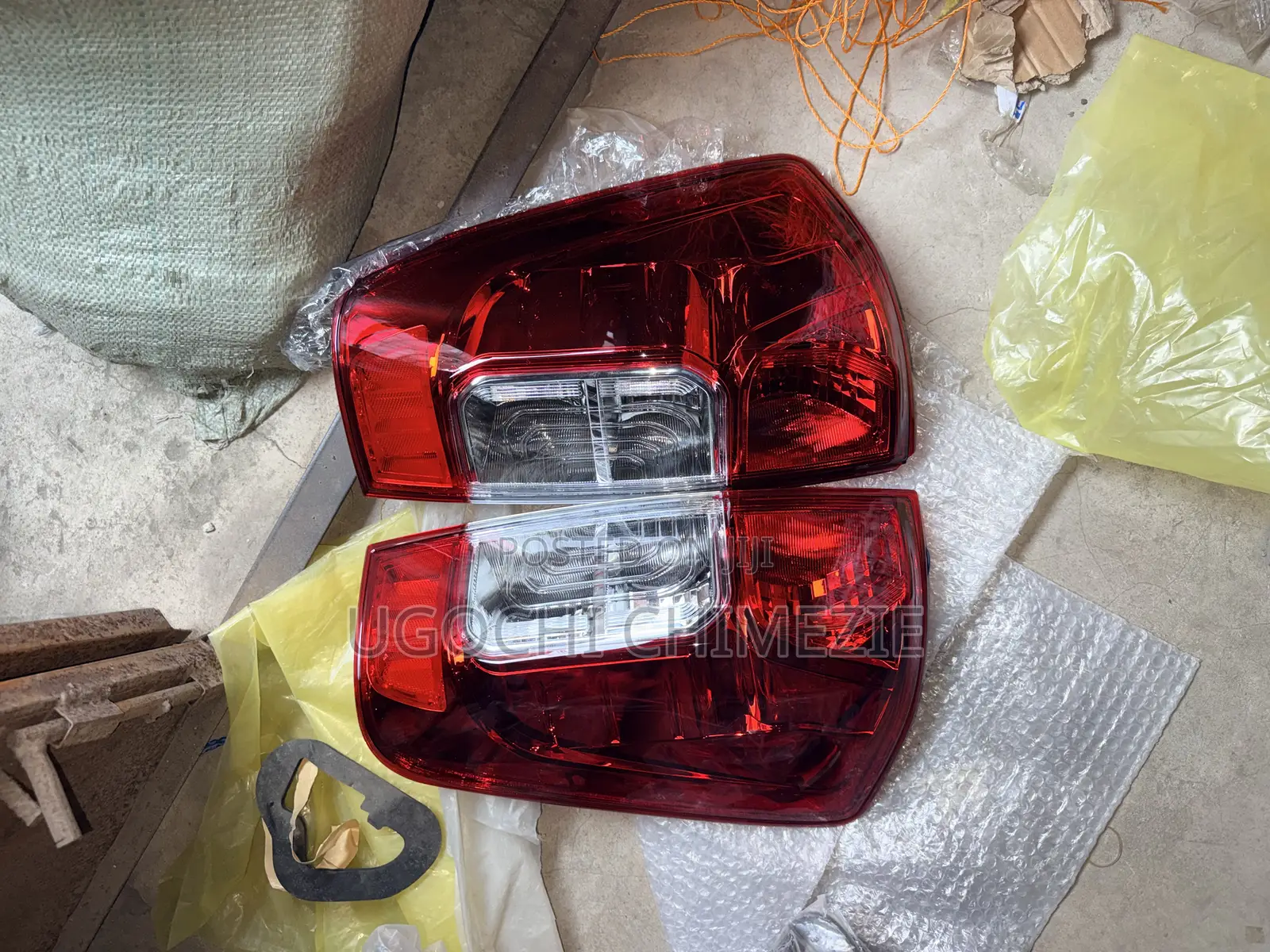 Nissan Navara 2015/2016/2017 Tail Lights Pair