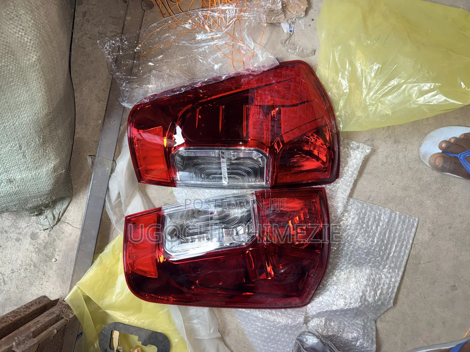 Nissan Navara 2015/2016/2017 Tail Lights Pair