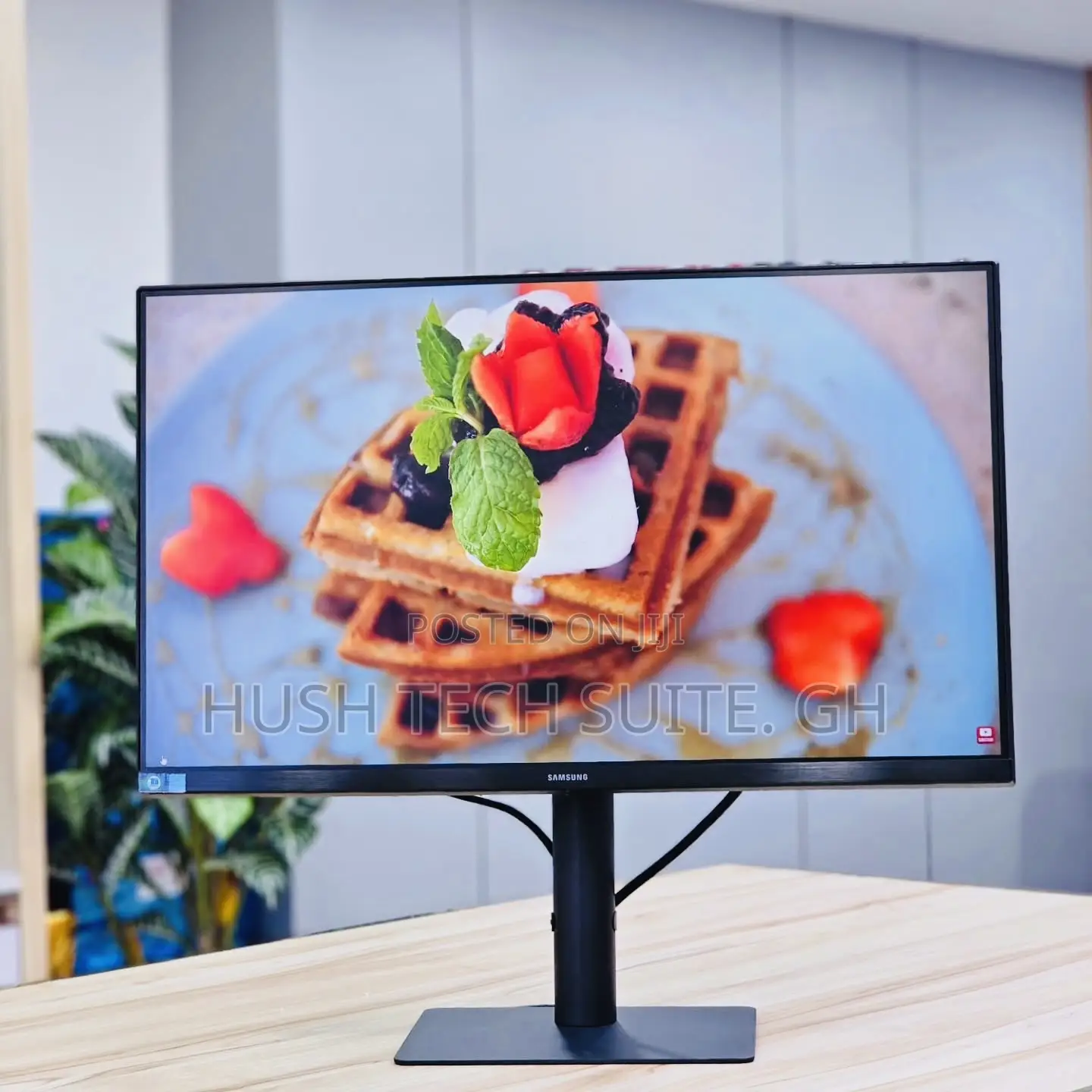 27” Samsung Usb -C Ultra Wide Ips Uhd Display Monitor ( 3840 X 2160 )